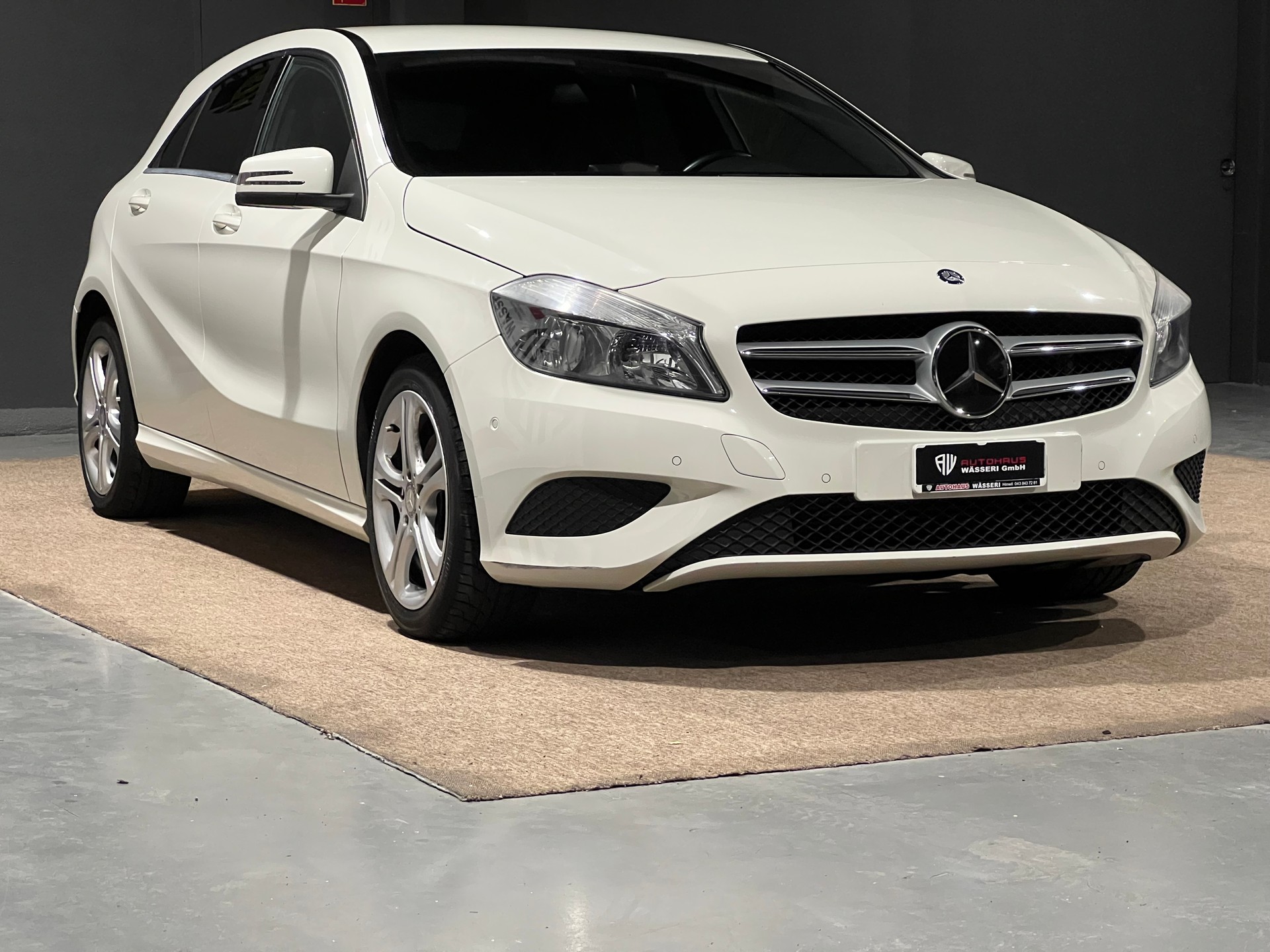 MERCEDES-BENZ A 180 Urban-image-0
