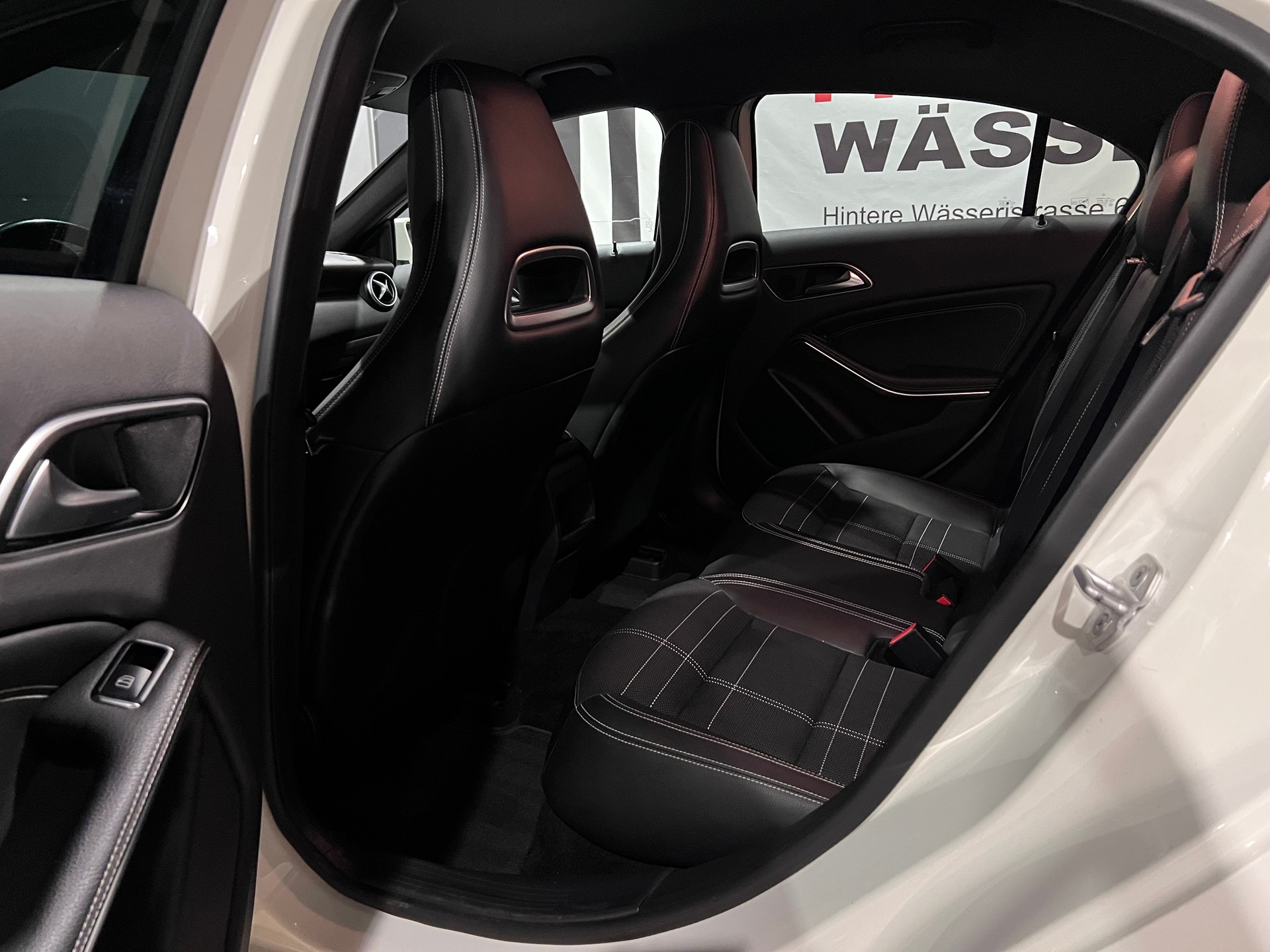 MERCEDES-BENZ A 180 Urban-image-15