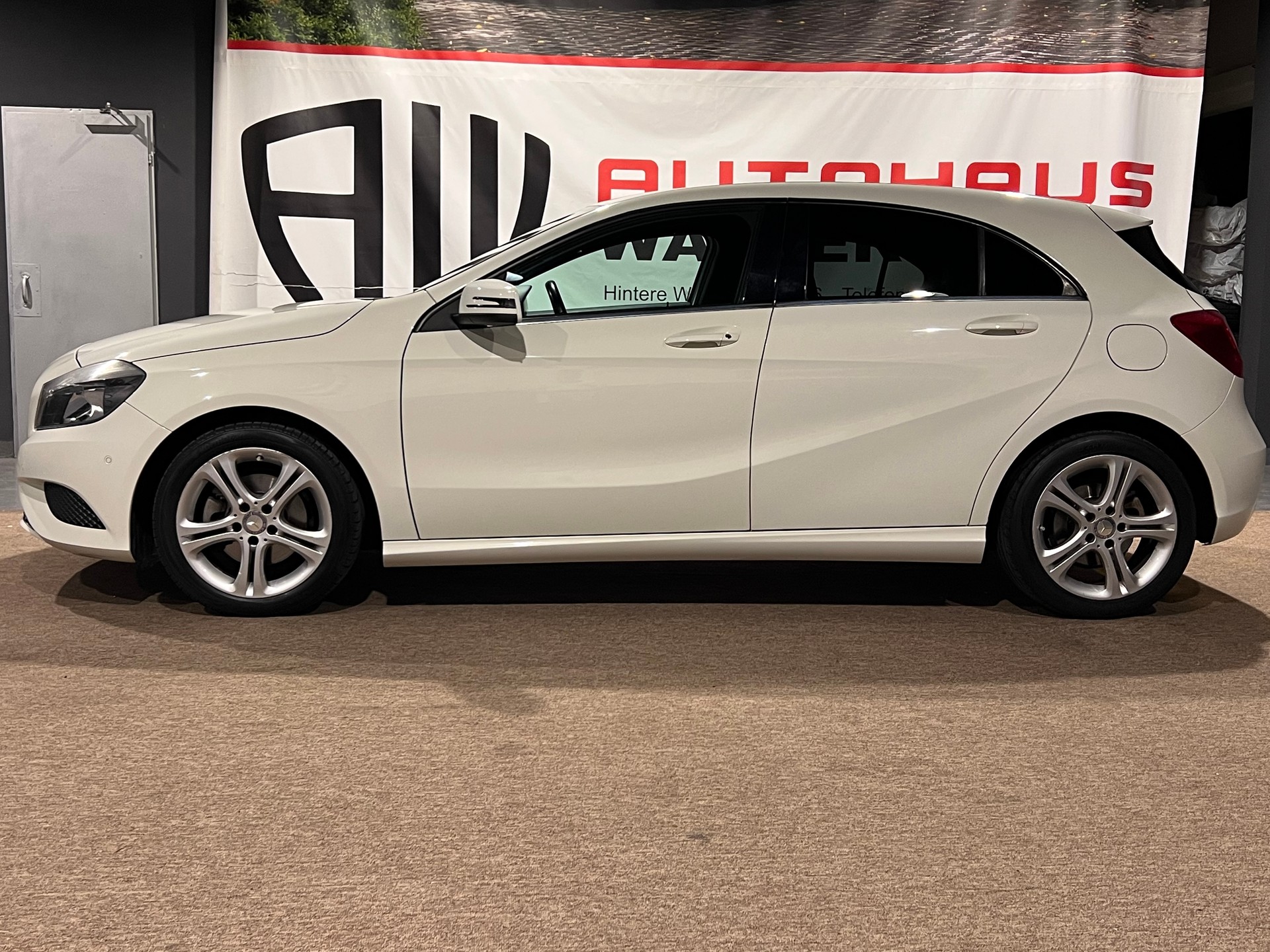 MERCEDES-BENZ A 180 Urban-image-6