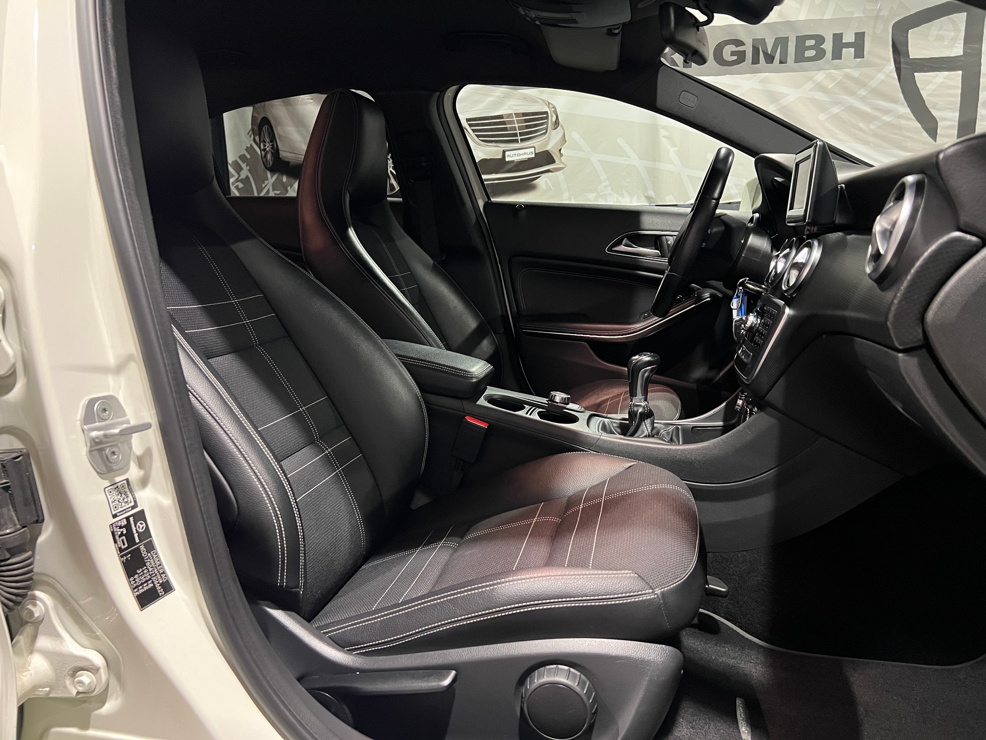 MERCEDES-BENZ A 180 Urban-image-12
