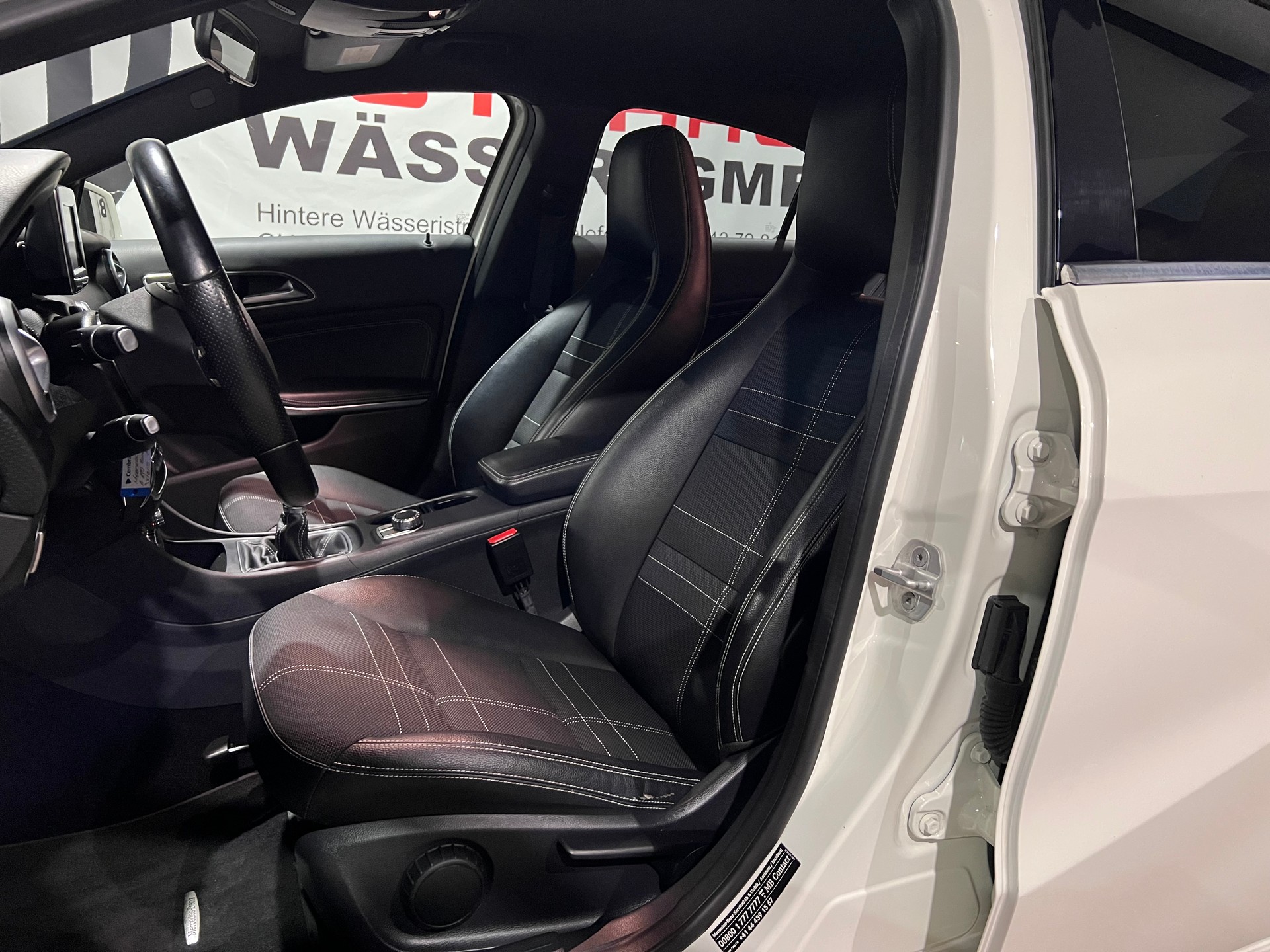 MERCEDES-BENZ A 180 Urban-image-11