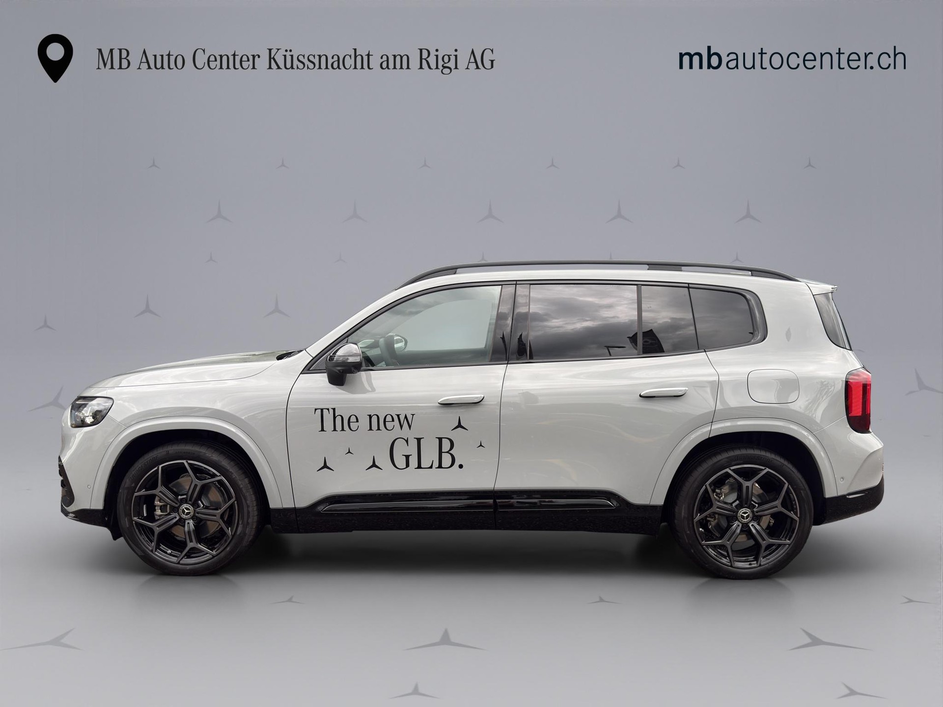 MERCEDES-BENZ GLB 220 4matic-image-2