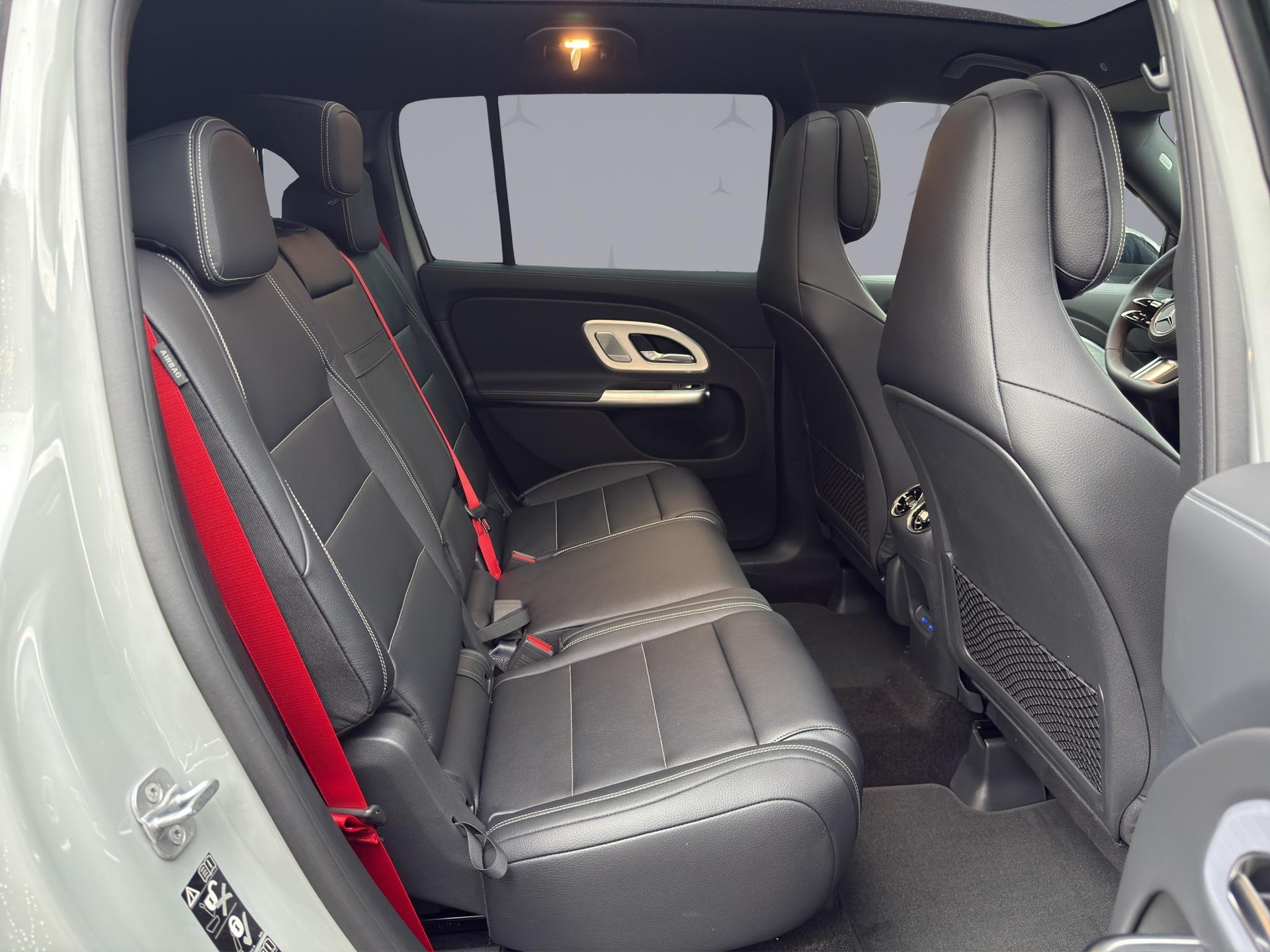 MERCEDES-BENZ GLB 220 4matic-image-16