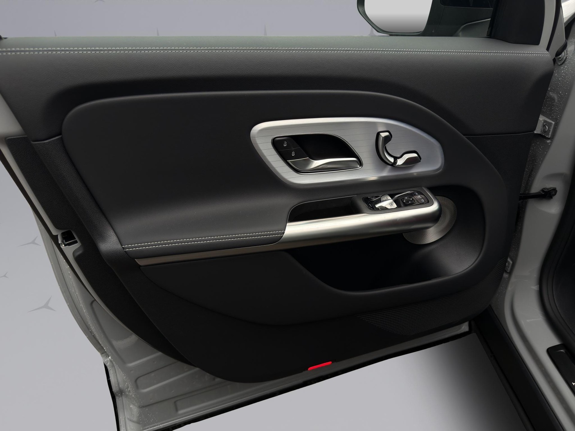 MERCEDES-BENZ GLB 220 4matic-image-20