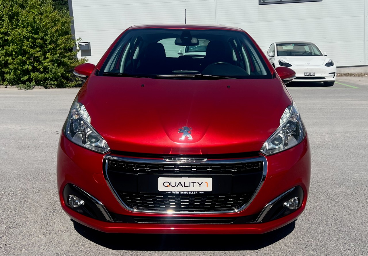 PEUGEOT 208 1.2 PureTech Signature-image-2
