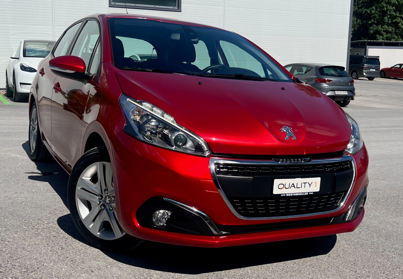 PEUGEOT 208 1.2 PureTech Signature-image-0