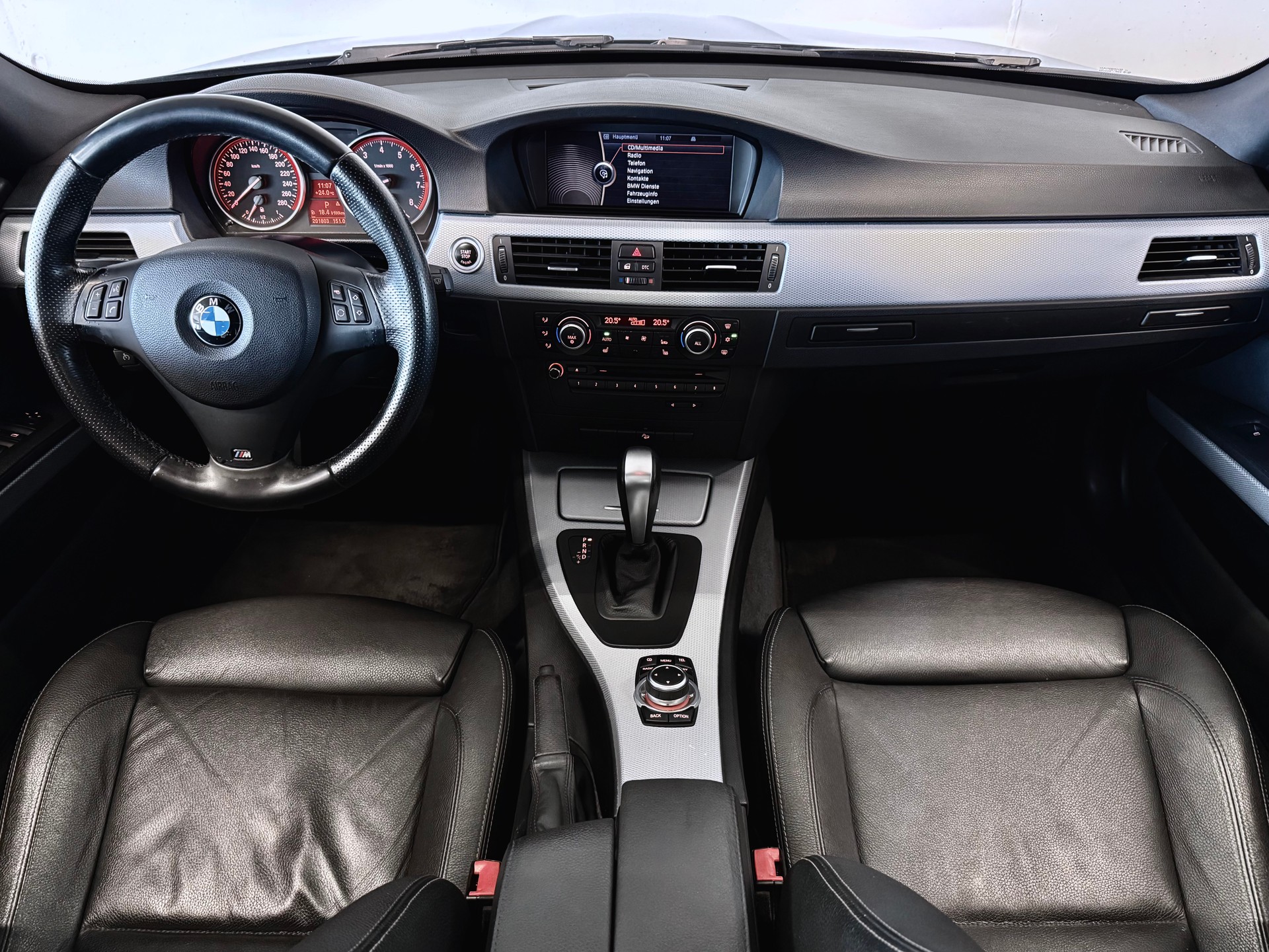 BMW 335i xDrive Touring | AUTOMATIK | ALLRAD | HARTGE AUSPUFFANLAGE | DISTANZSCHEIBEN EINGETRAGEN-image-10