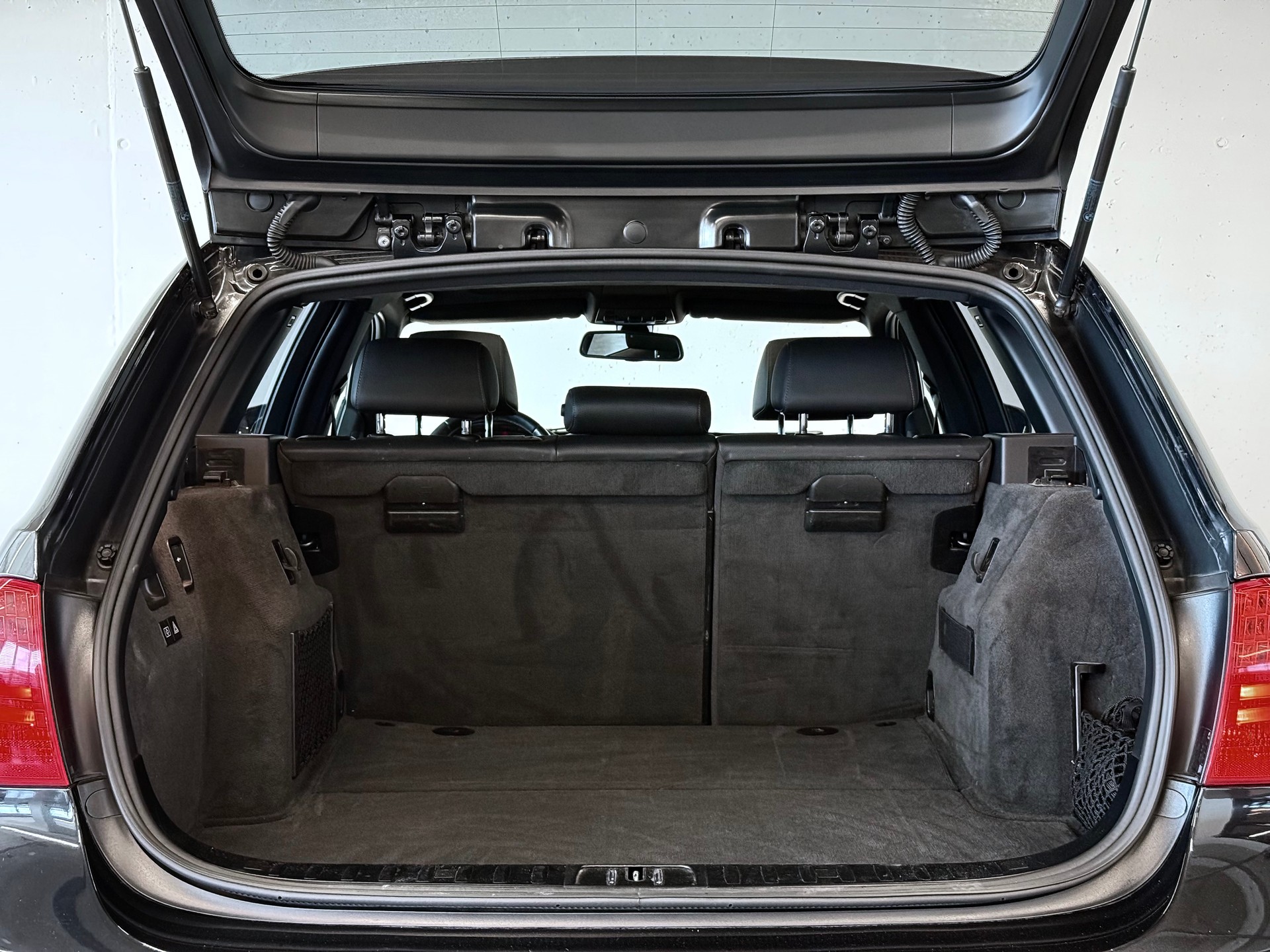 BMW 335i xDrive Touring | AUTOMATIK | ALLRAD | HARTGE AUSPUFFANLAGE | DISTANZSCHEIBEN EINGETRAGEN-image-13