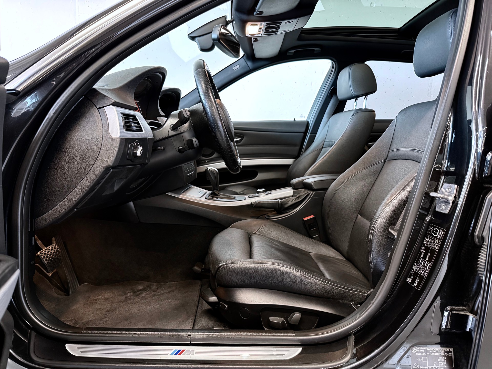 BMW 335i xDrive Touring | AUTOMATIK | ALLRAD | HARTGE AUSPUFFANLAGE | DISTANZSCHEIBEN EINGETRAGEN-image-6