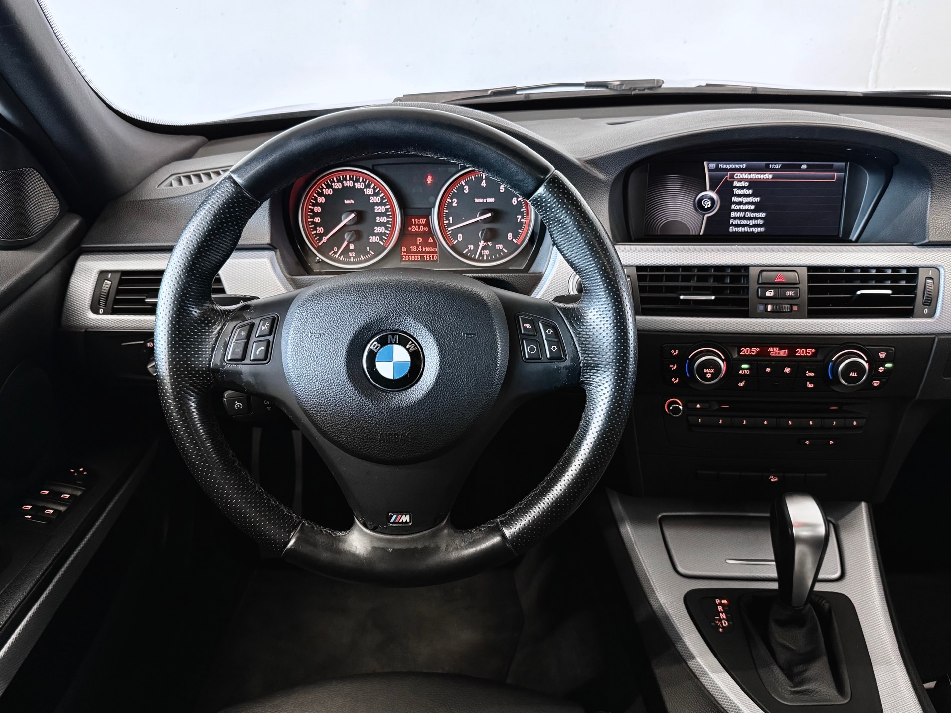 BMW 335i xDrive Touring | AUTOMATIK | ALLRAD | HARTGE AUSPUFFANLAGE | DISTANZSCHEIBEN EINGETRAGEN-image-11