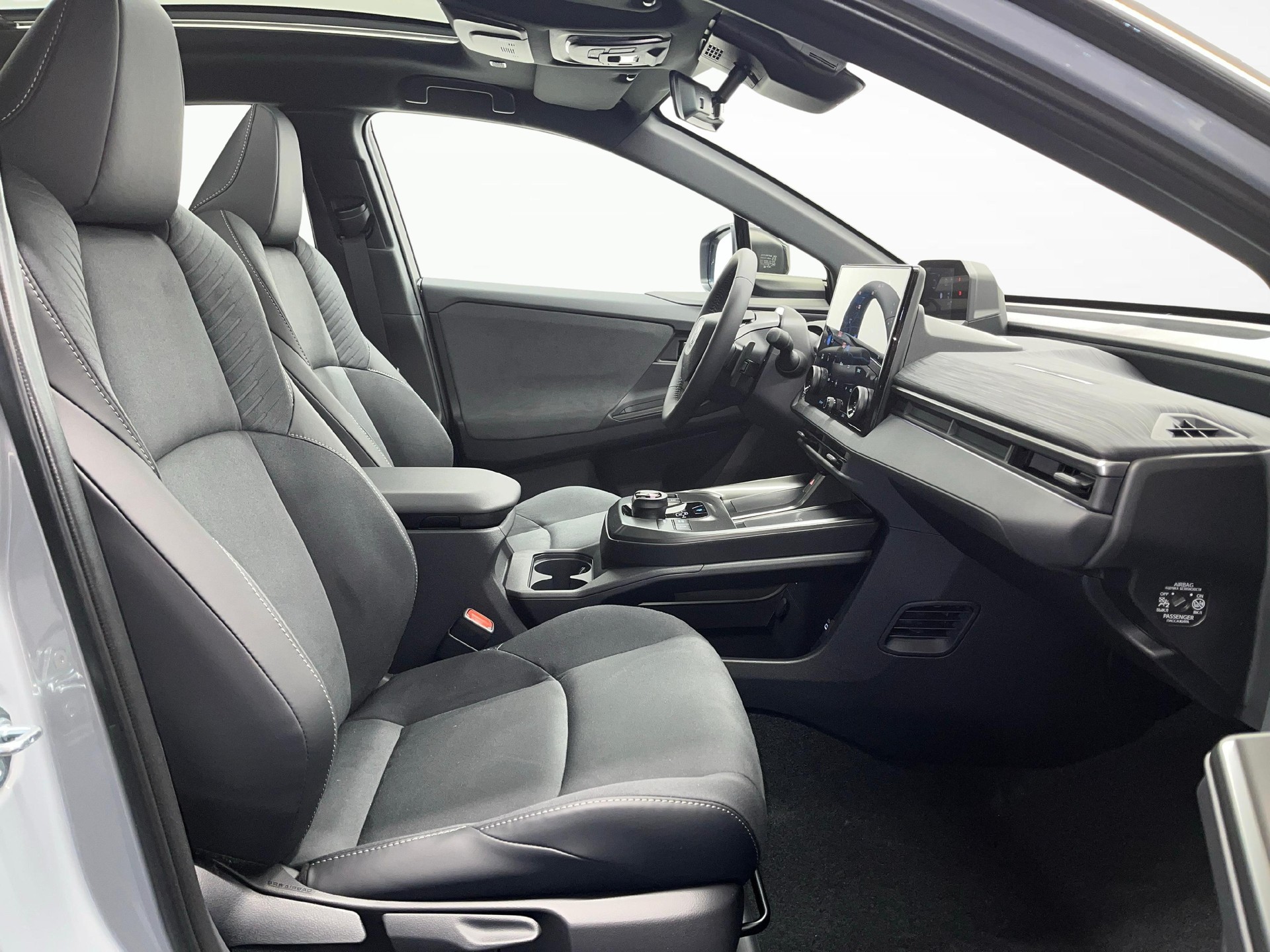 TOYOTA C-HR+ Premium AWD-image-9