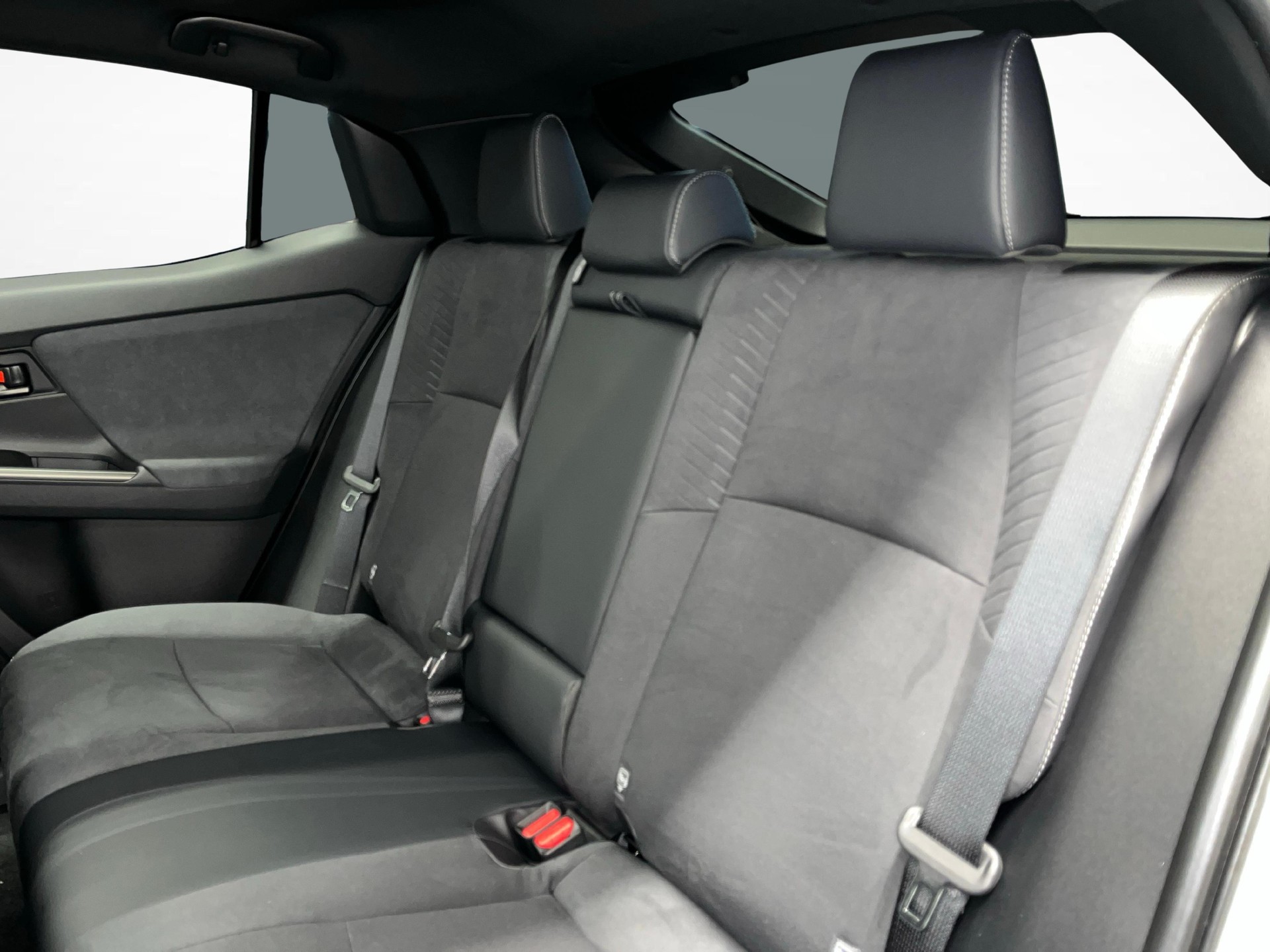 TOYOTA C-HR+ Premium AWD-image-10