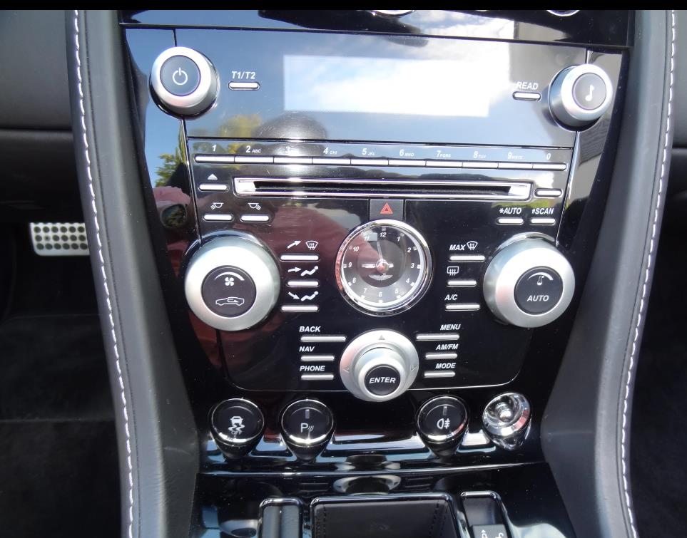 ASTON MARTIN Vantage S R-image-7
