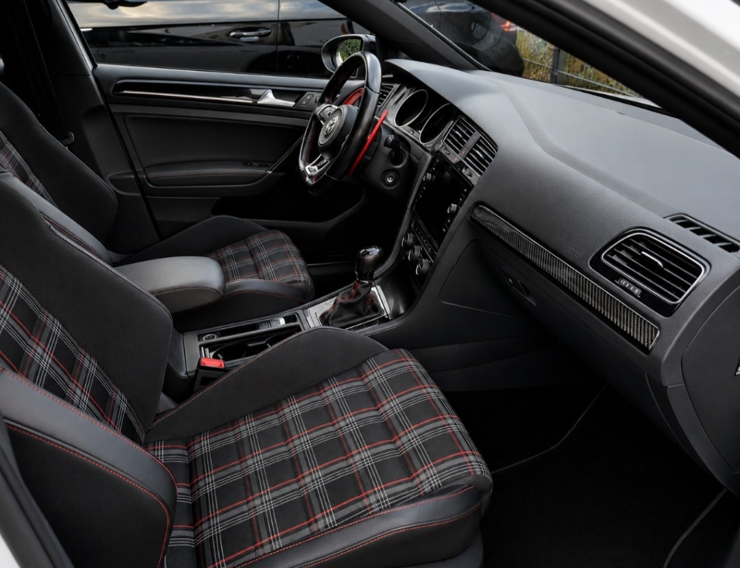 VW Golf 2.0 TSI GTI DSG 220 PS Special ausführung-image-9