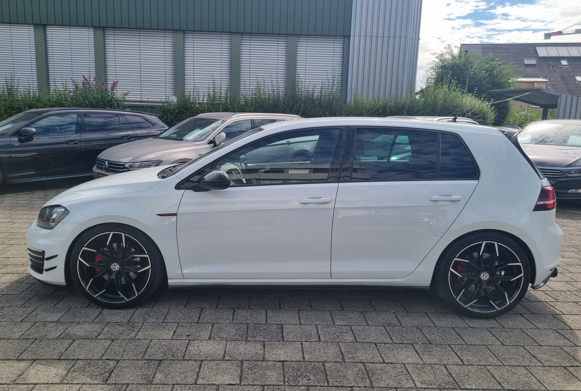 VW Golf 2.0 TSI GTI DSG 220 PS Special ausführung-image-6