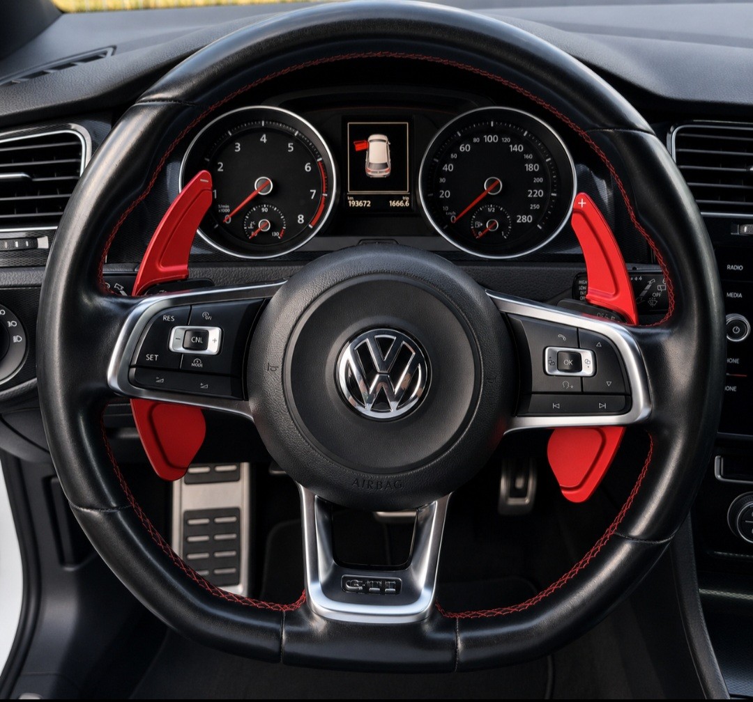 VW Golf 2.0 TSI GTI DSG 220 PS Special ausführung-image-8