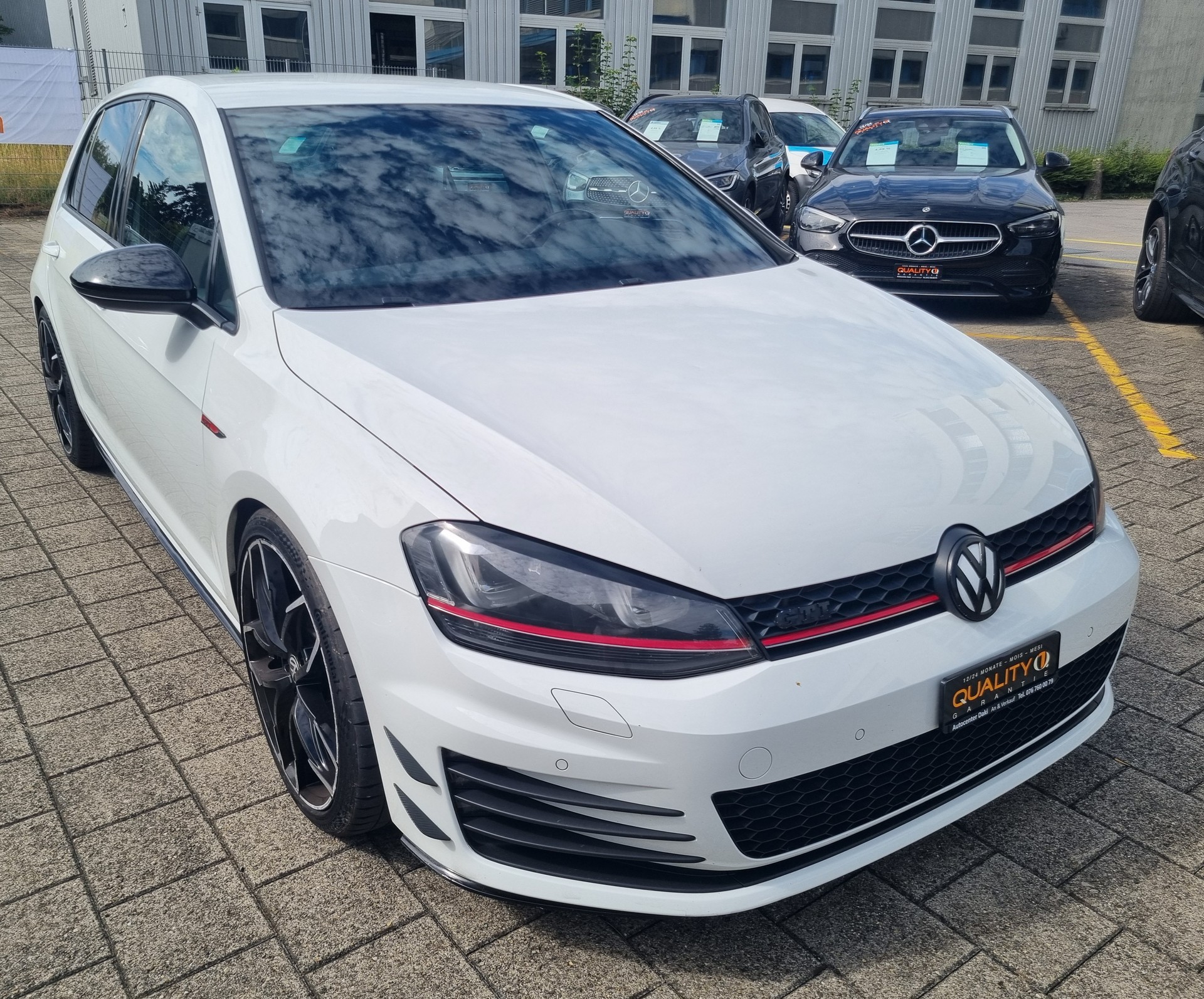 VW Golf 2.0 TSI GTI DSG 220 PS Special ausführung-image-1