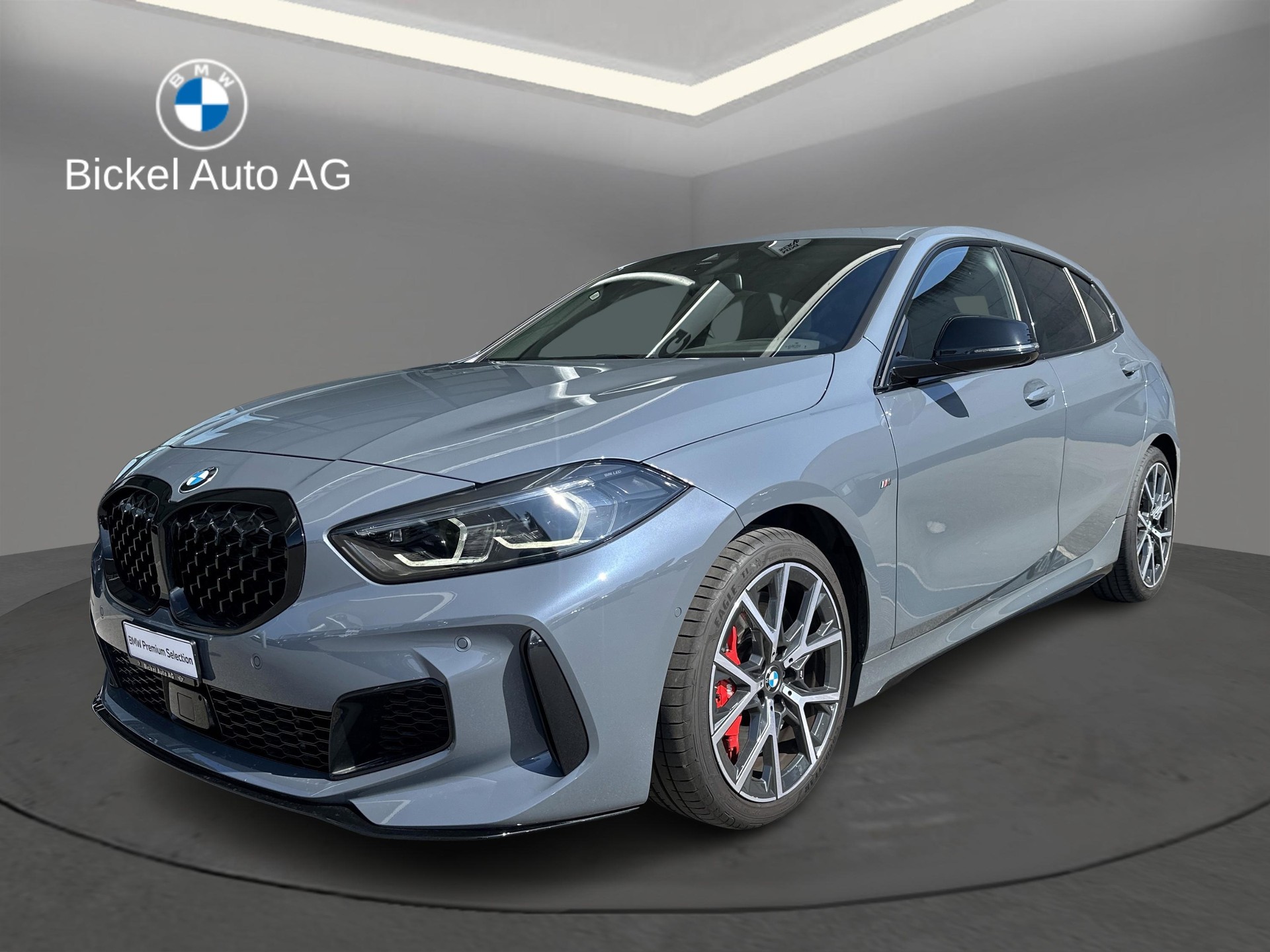 BMW M135i xDrive-image-0