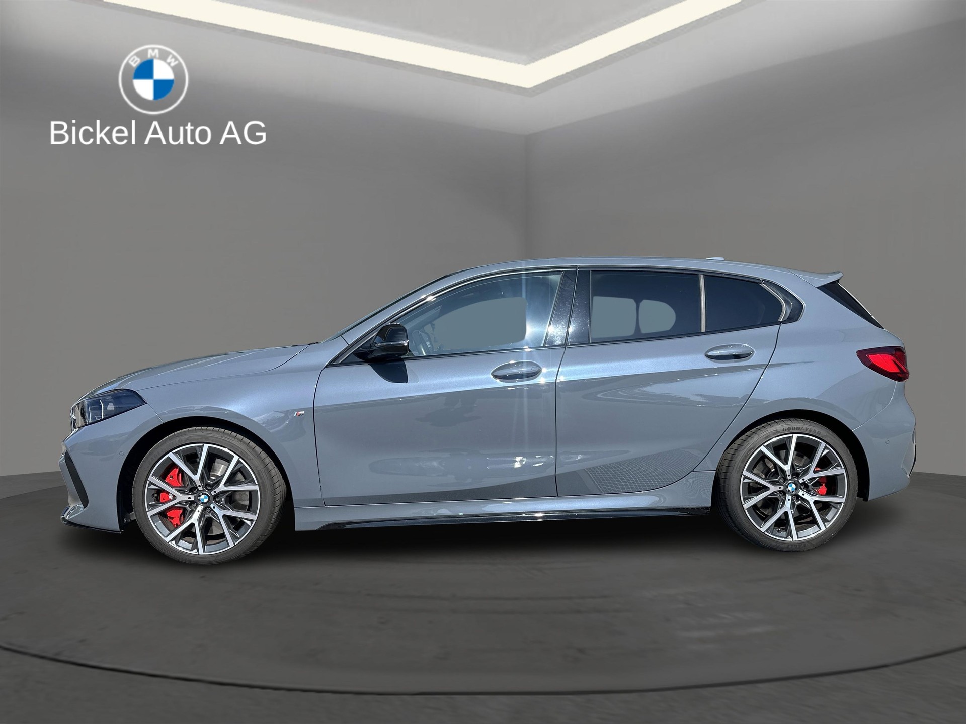 BMW M135i xDrive-image-2