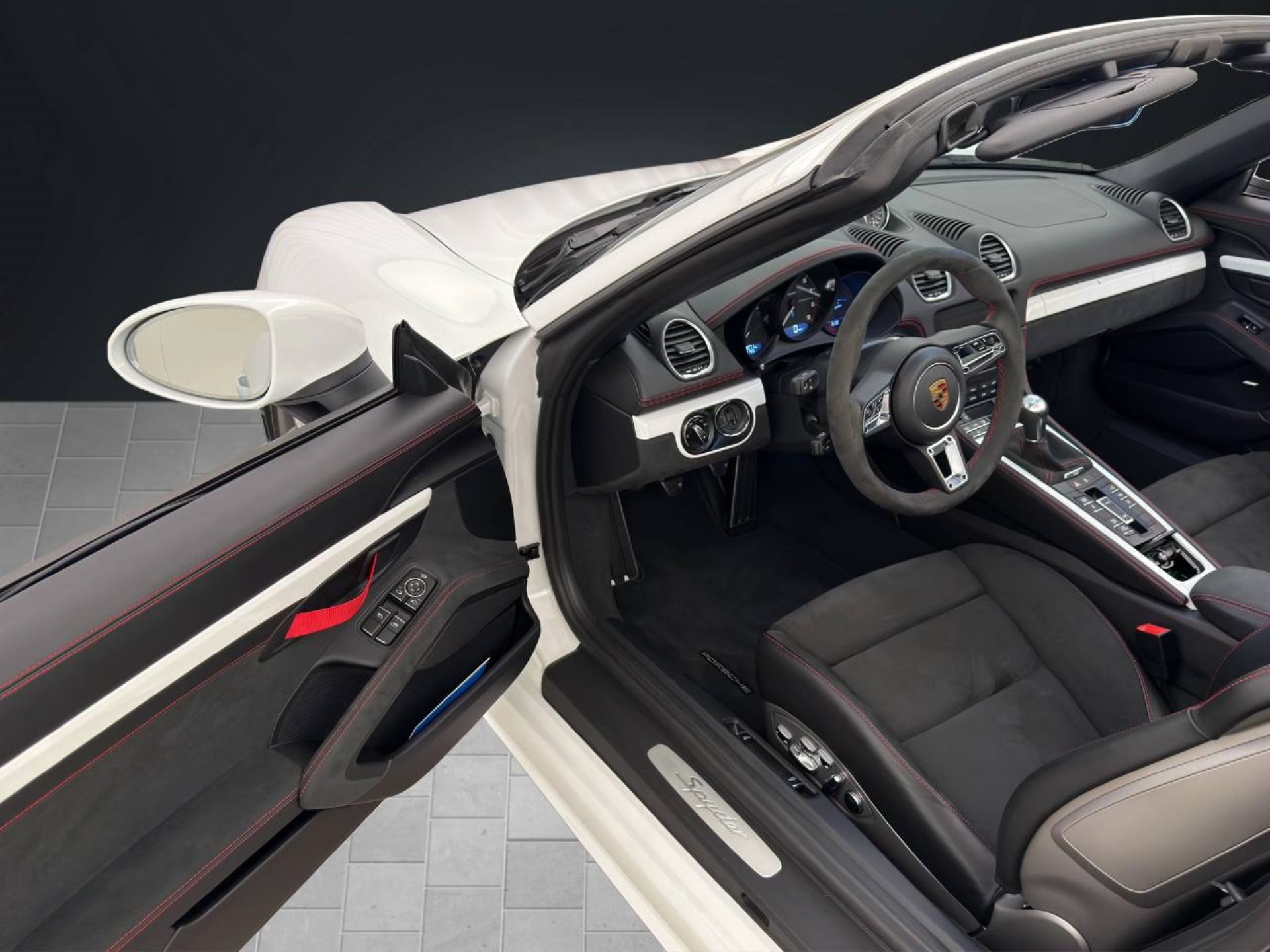 PORSCHE 718 Spyder-image-3