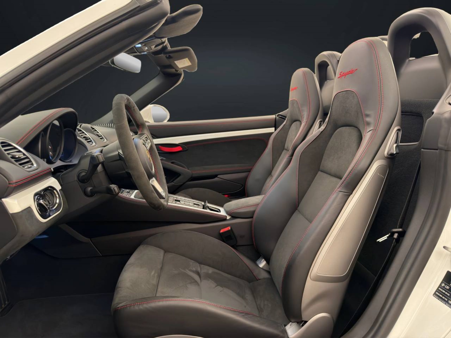 PORSCHE 718 Spyder-image-4
