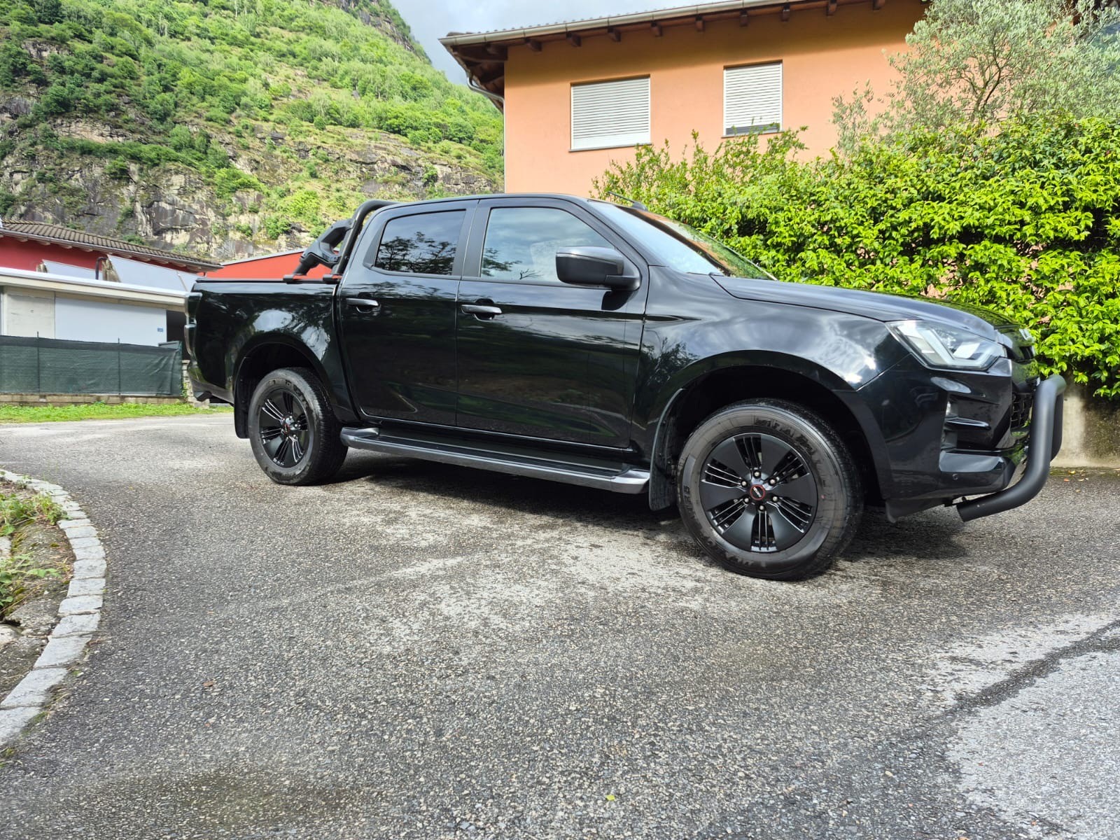 ISUZU D-MAX 1.9 SpaceCab N60FF 4x4 AT-showroom-element-1