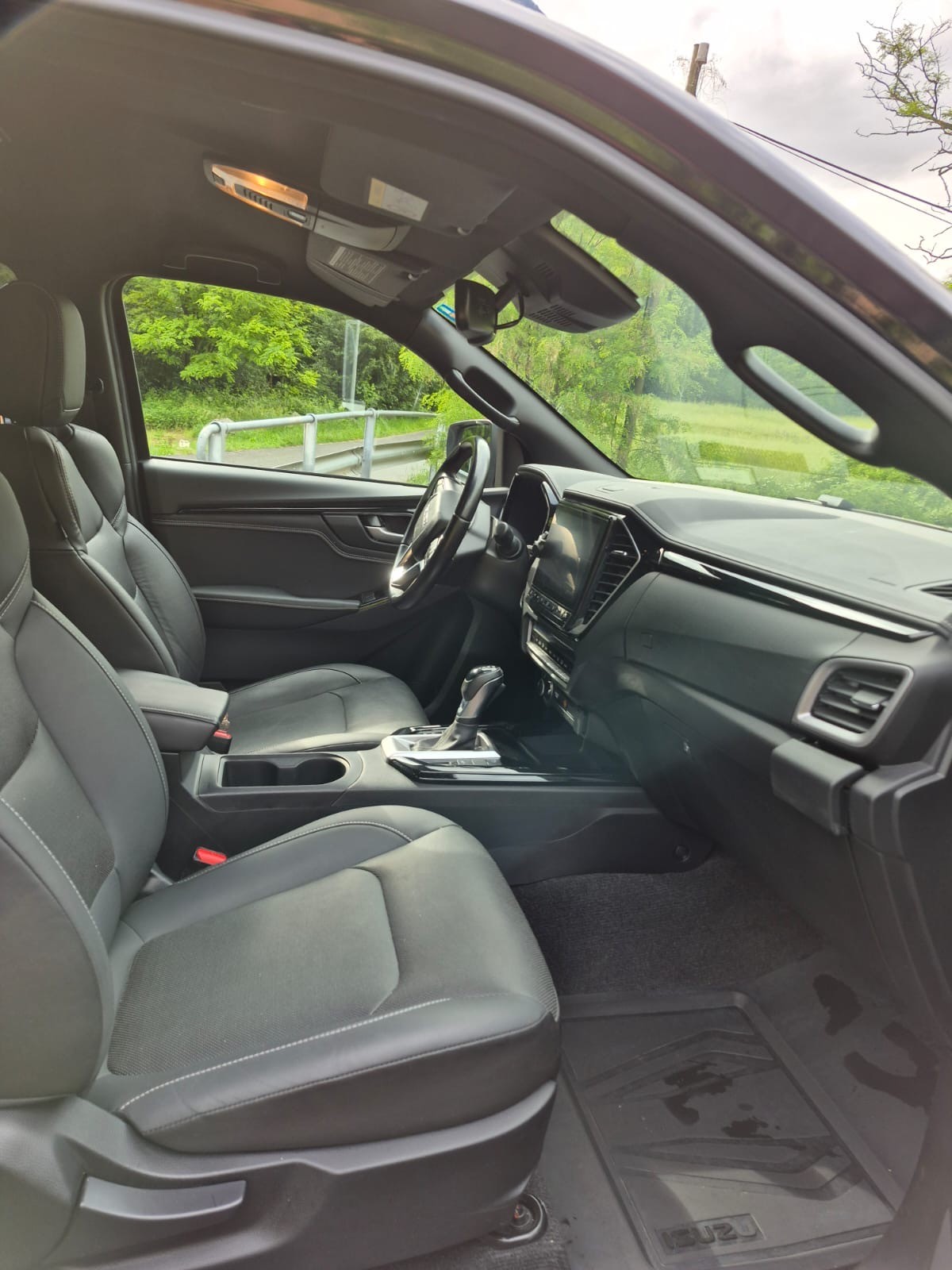 ISUZU D-MAX 1.9 SpaceCab N60FF 4x4 AT-image-9
