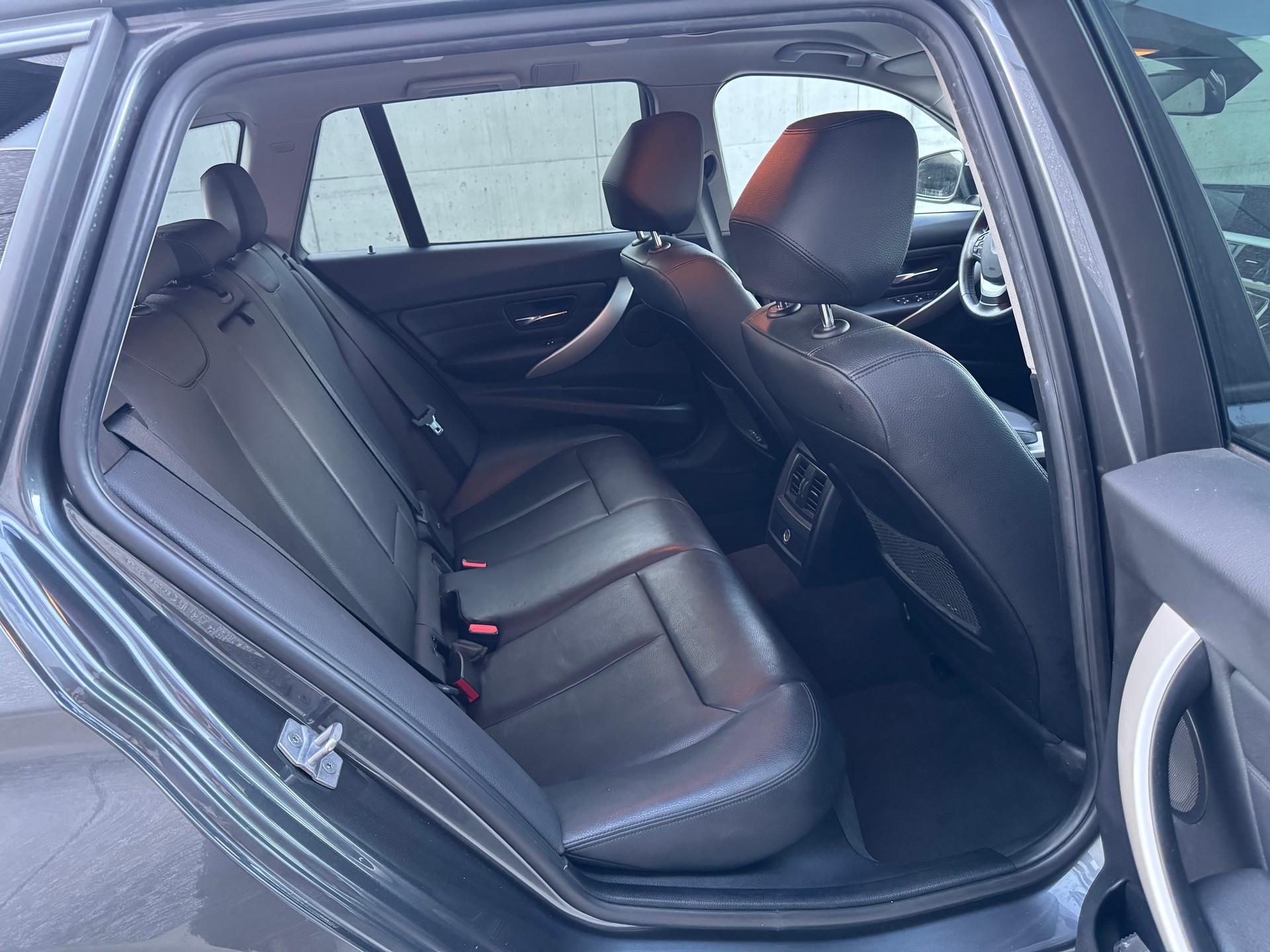 BMW 320d xDrive Touring Sport Line Steptronic-image-13