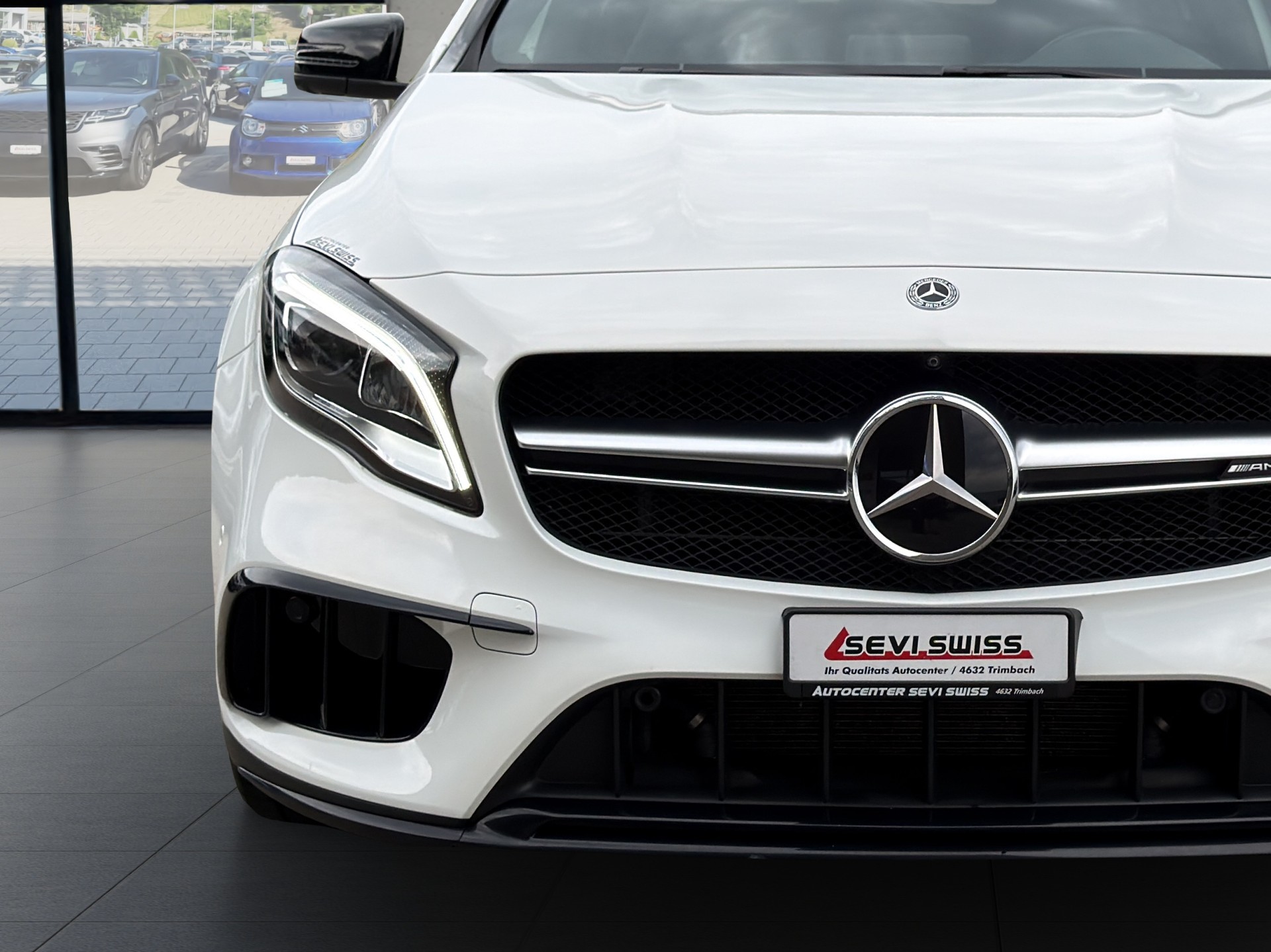 MERCEDES-BENZ GLA 45 AMG Yellow Night Edition 4Matic 7G-DCT-image-7