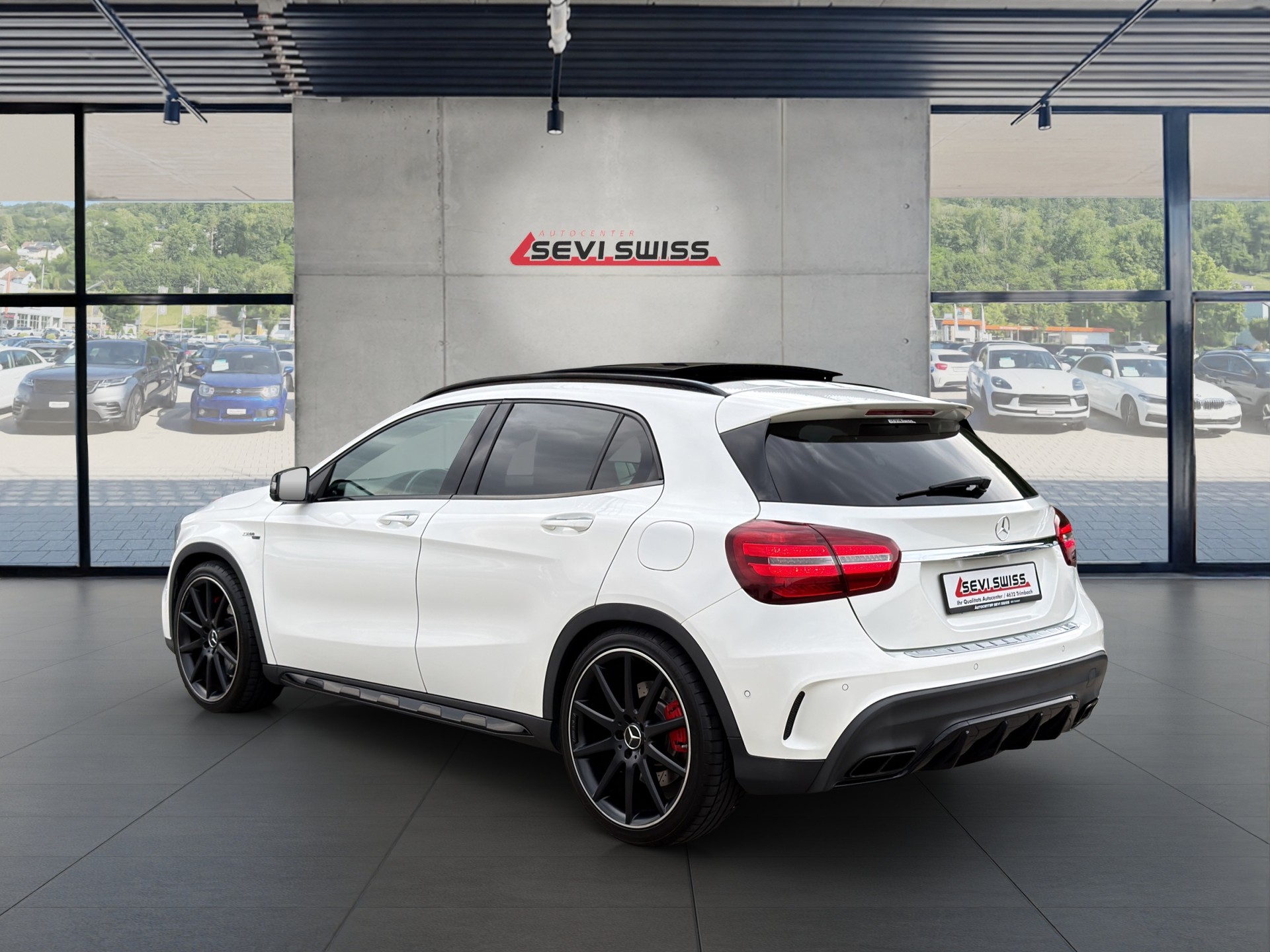 MERCEDES-BENZ GLA 45 AMG Yellow Night Edition 4Matic 7G-DCT-image-3