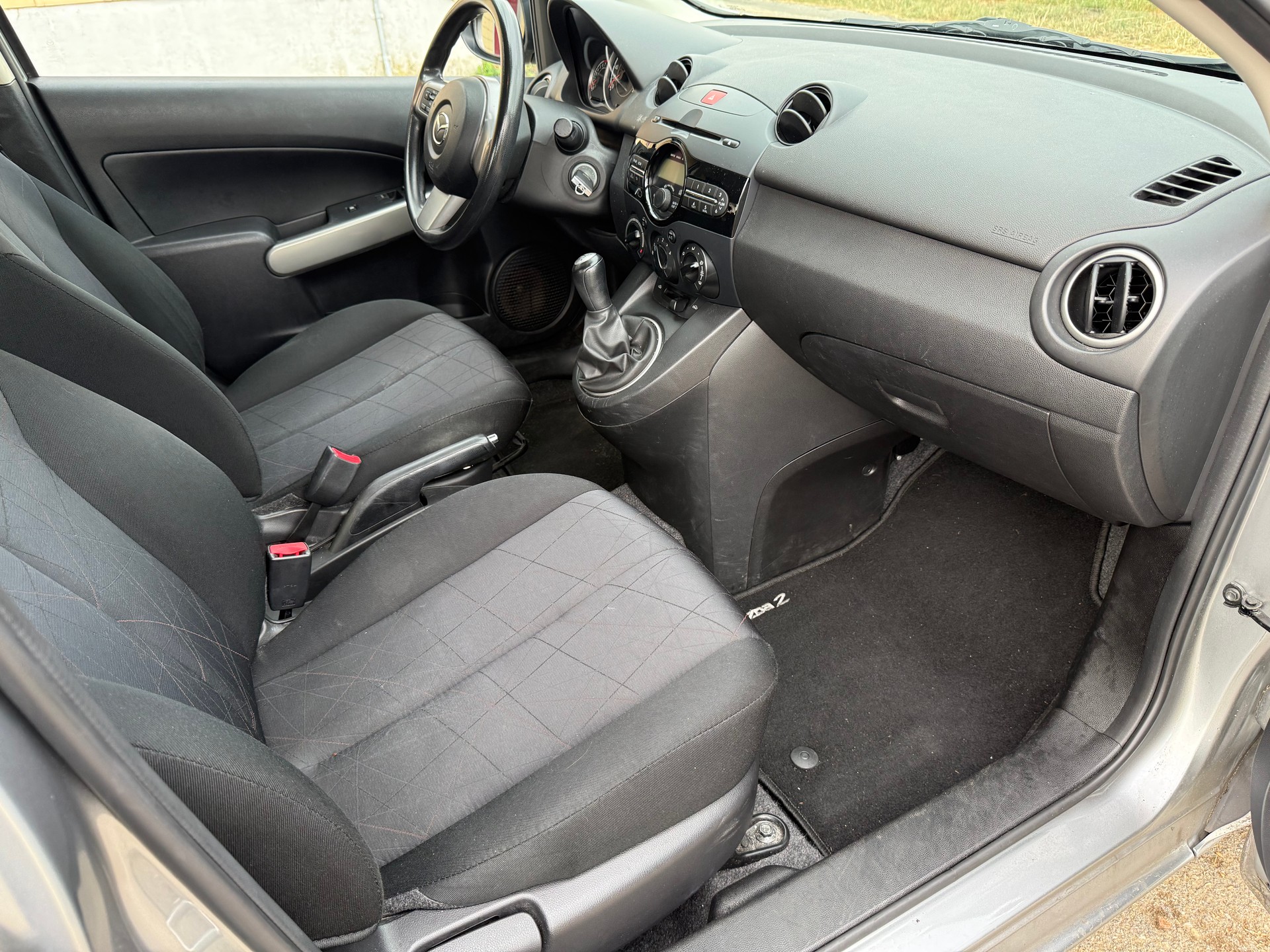 MAZDA 2 1.3i 16V Exclusive-image-10