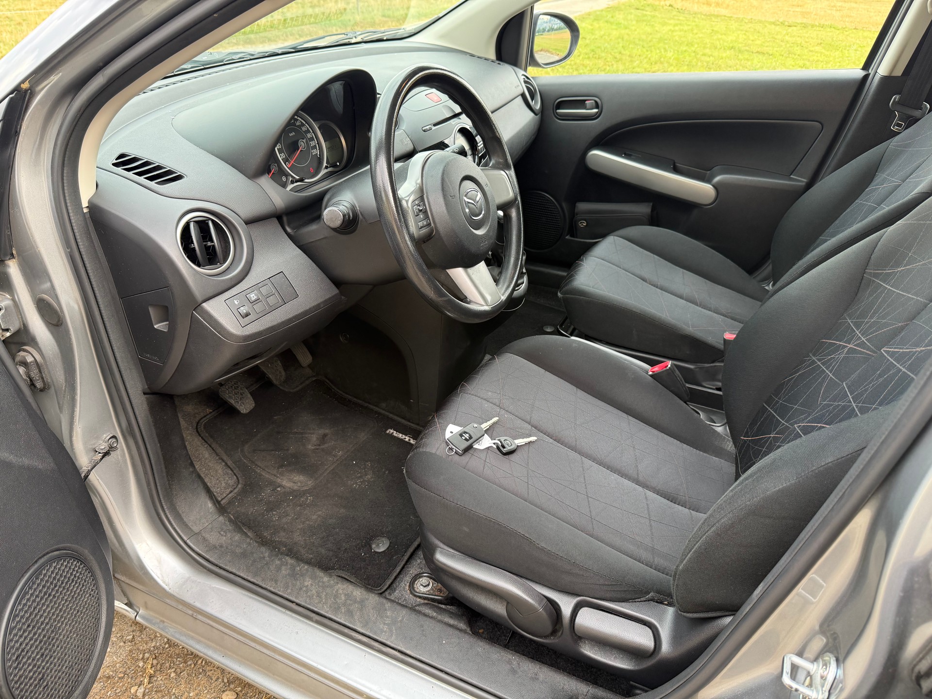 MAZDA 2 1.3i 16V Exclusive-image-7