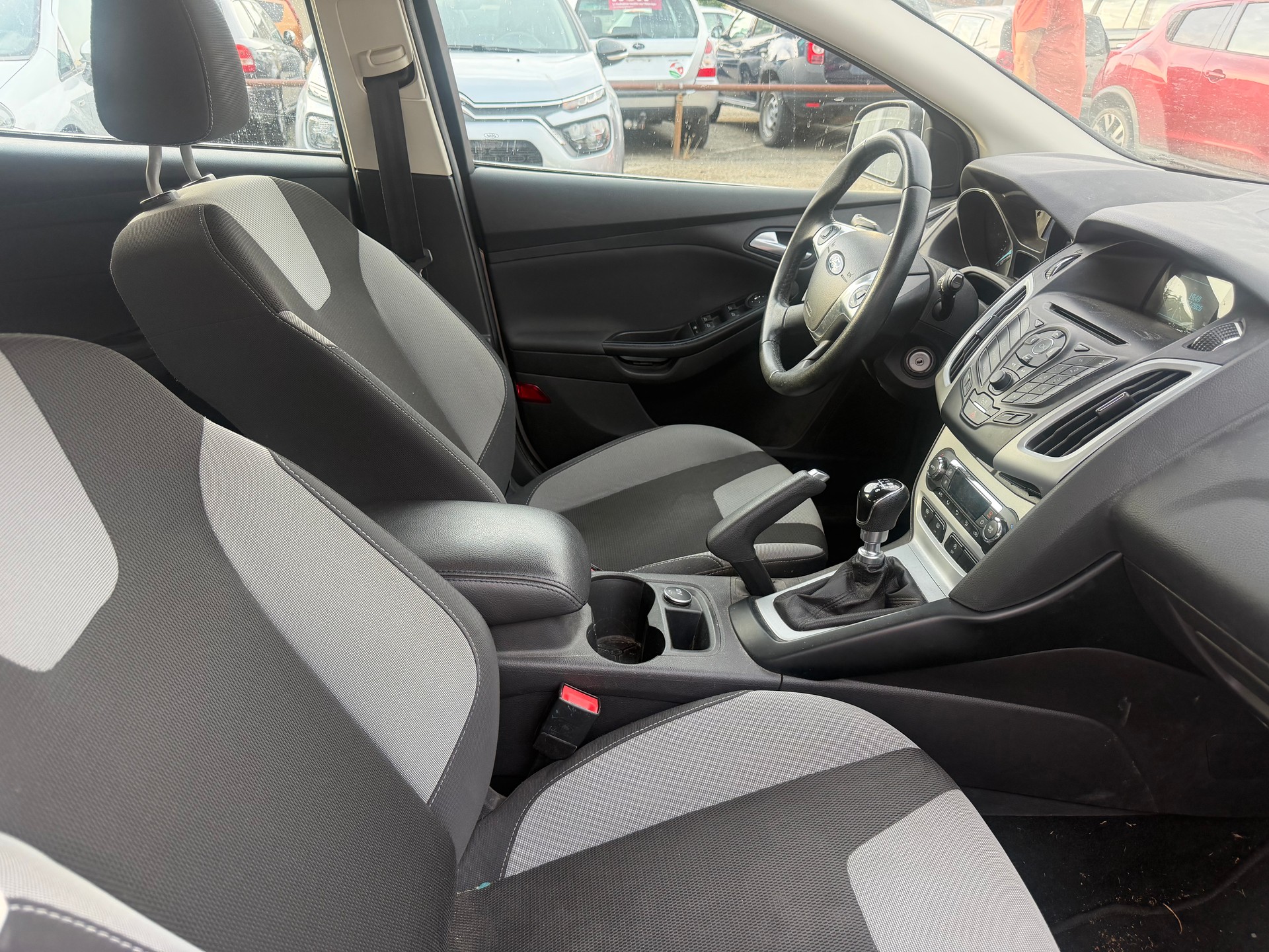 FORD Focus 1.0 SCTi Titanium-image-6
