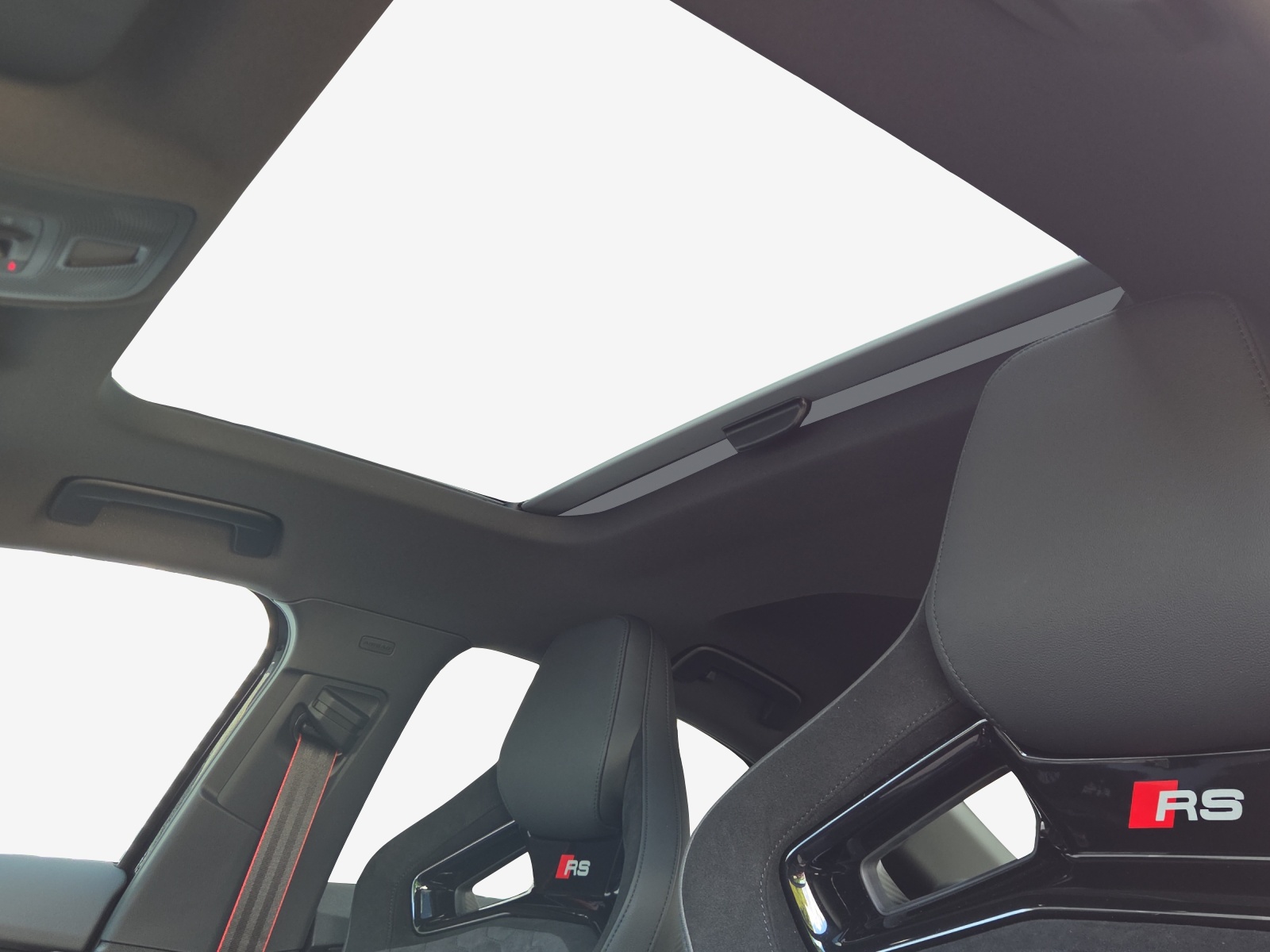 AUDI RS3 Limousine 2.5 TSI quattro S-tronic-image-11