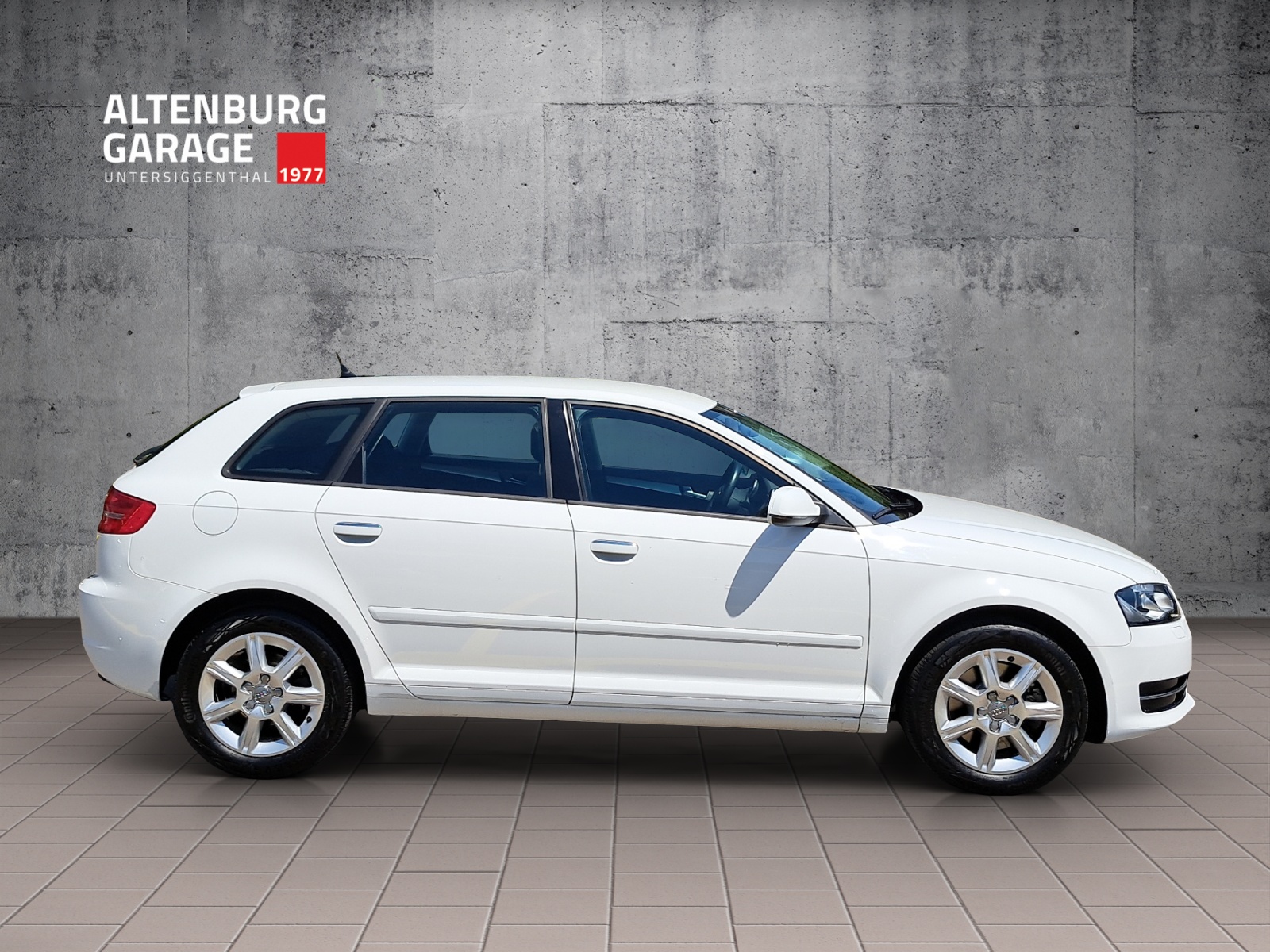 AUDI A3 Sportback 1.8 16V T FSI Amb-image-5