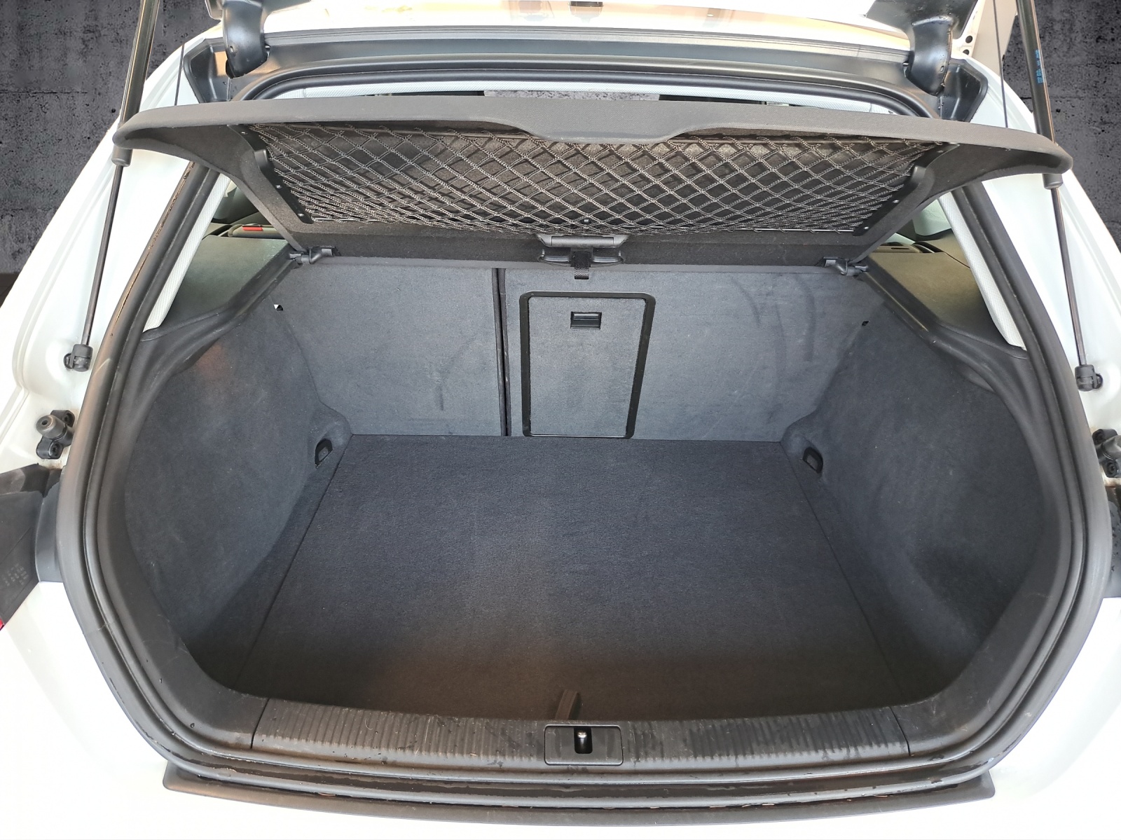 AUDI A3 Sportback 1.8 16V T FSI Amb-image-16