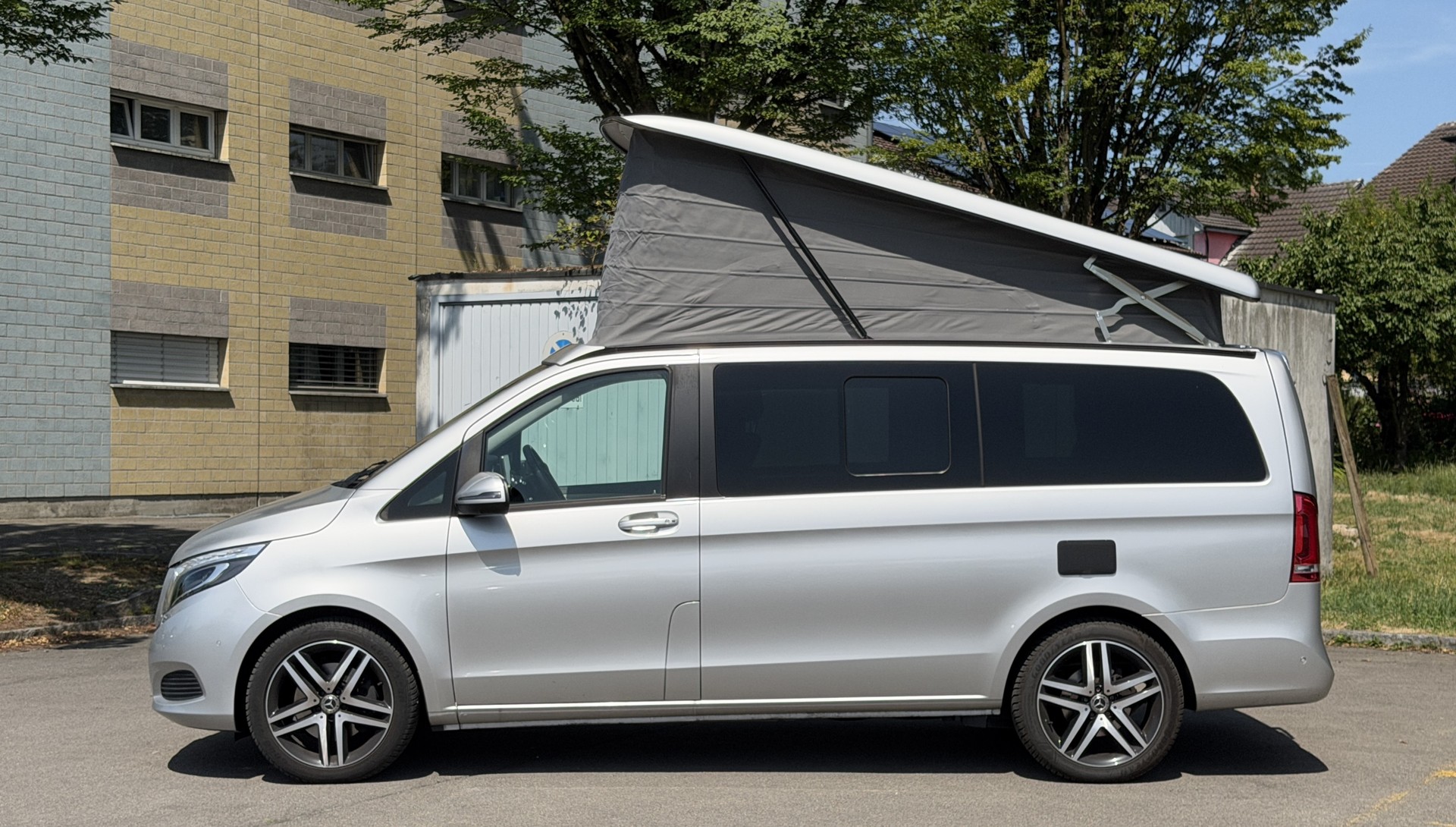 MERCEDES-BENZ 250 d 4matic-image-1