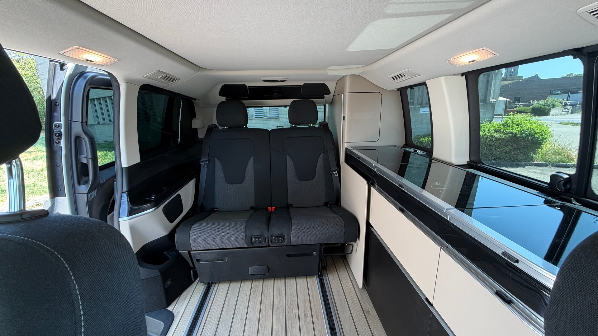 MERCEDES-BENZ 250 d 4matic-image-5
