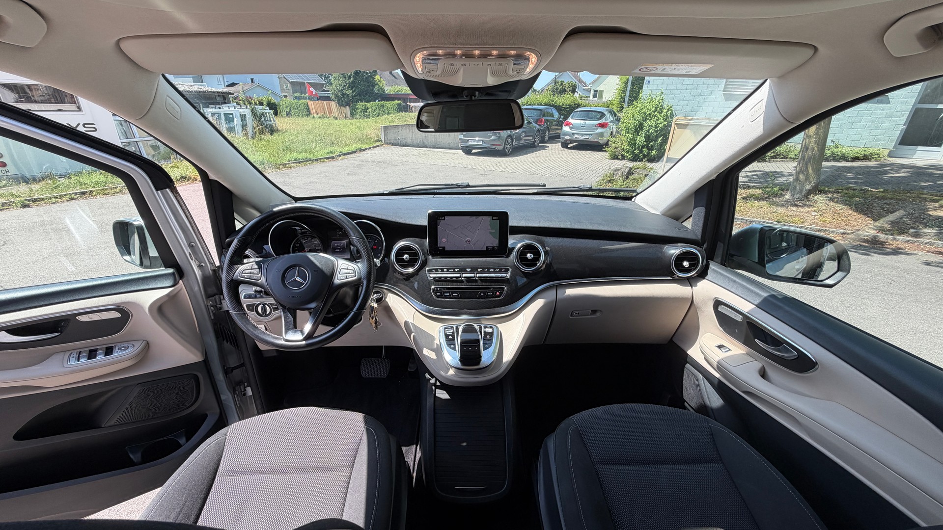 MERCEDES-BENZ 250 d 4matic-image-2