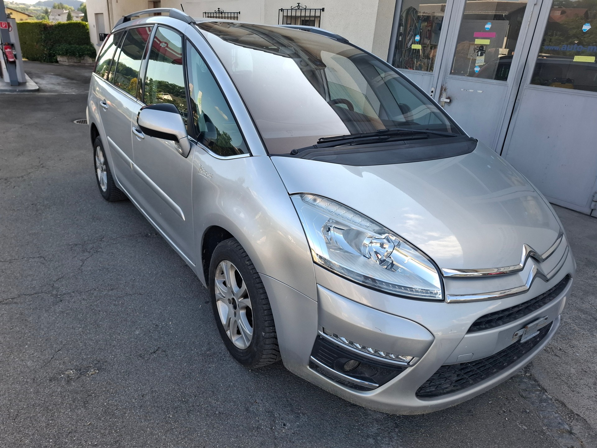 CITROEN Grand C4 Picasso 1.6i 16V Attraction-image-1