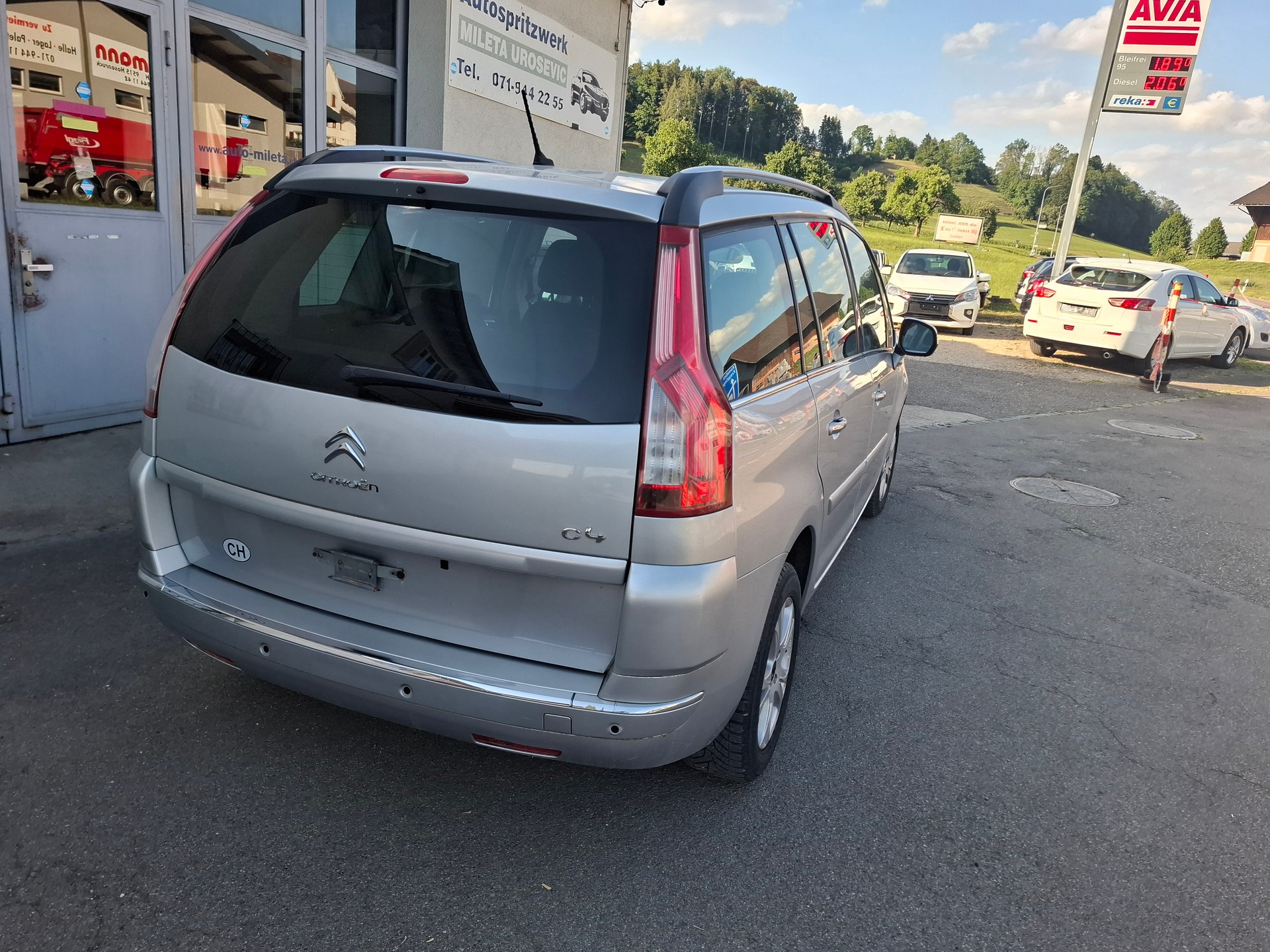 CITROEN Grand C4 Picasso 1.6i 16V Attraction-image-0