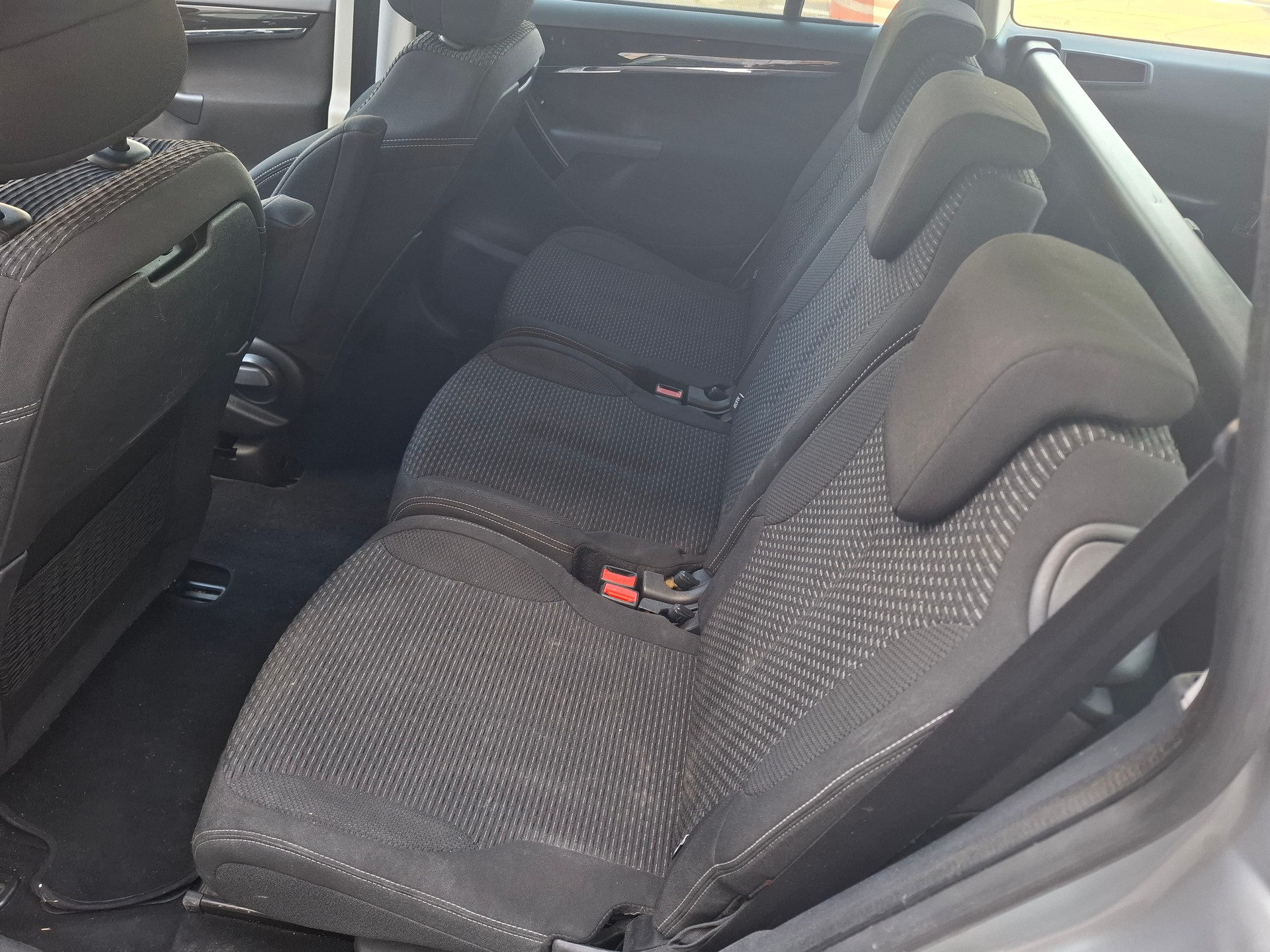 CITROEN Grand C4 Picasso 1.6i 16V Attraction-image-7