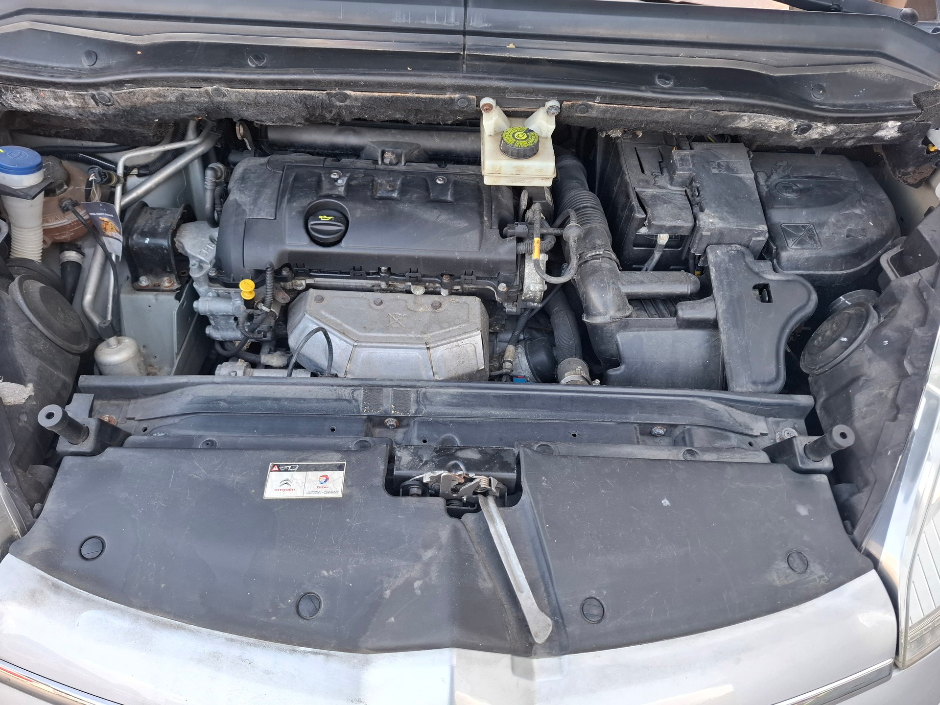 CITROEN Grand C4 Picasso 1.6i 16V Attraction-image-14