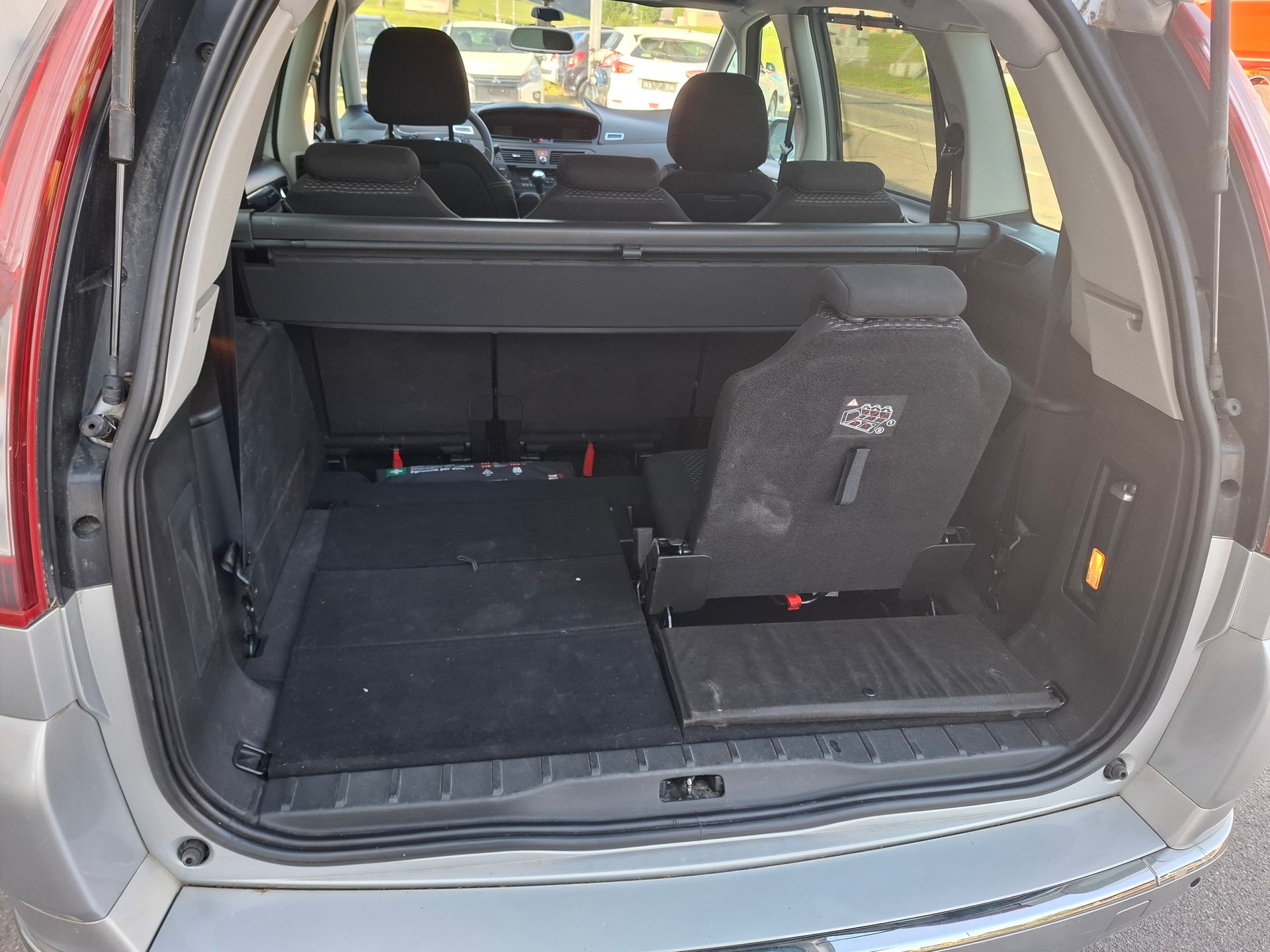 CITROEN Grand C4 Picasso 1.6i 16V Attraction-image-6