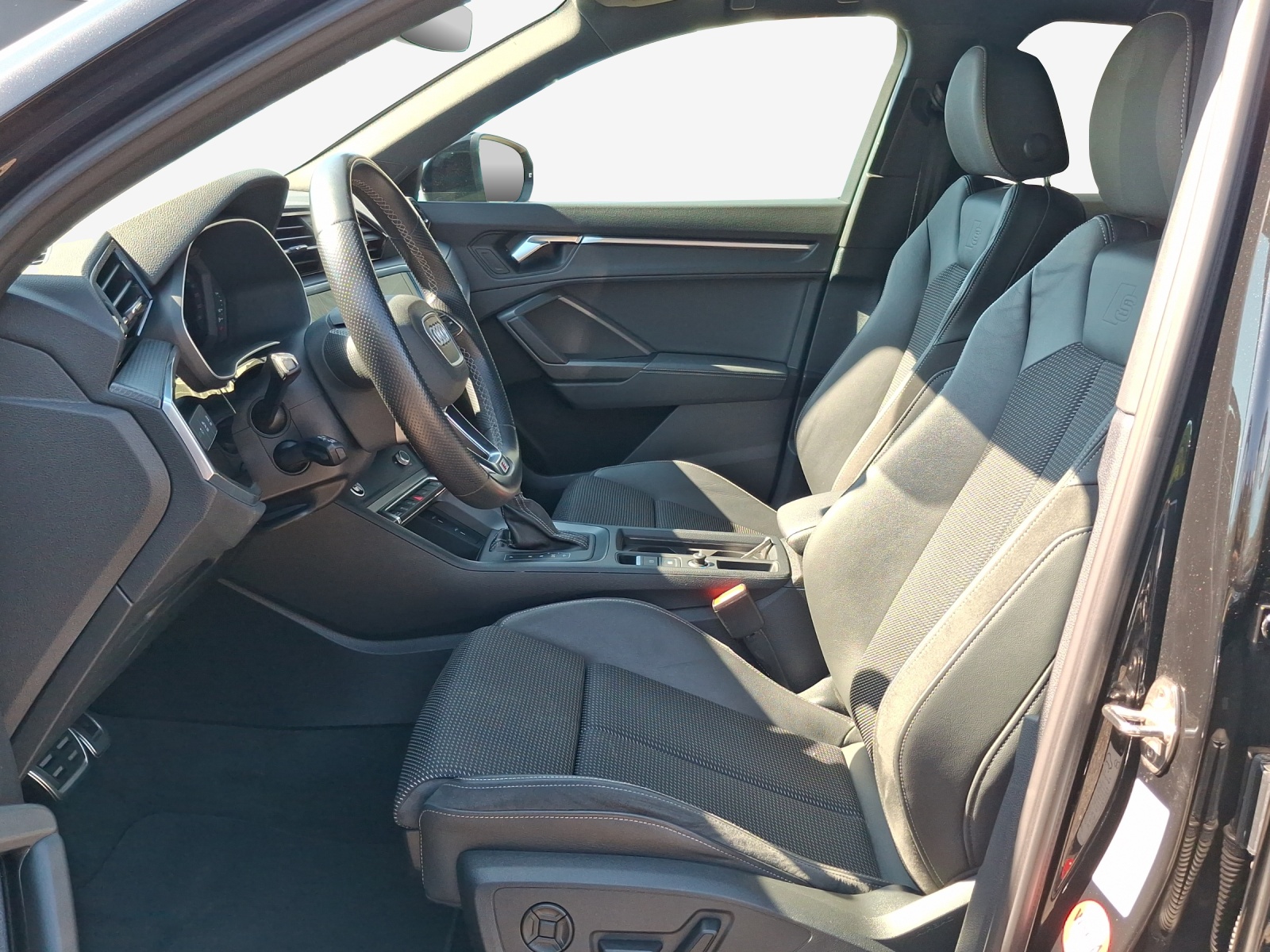 AUDI Q3 Sportback 35 TFSI S line Attraction S-tronic-image-7
