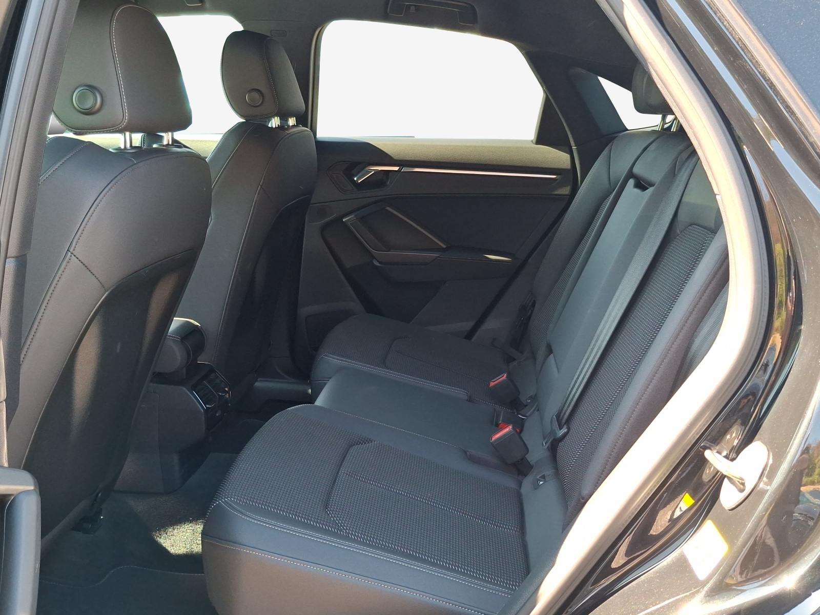 AUDI Q3 Sportback 35 TFSI S line Attraction S-tronic-image-11