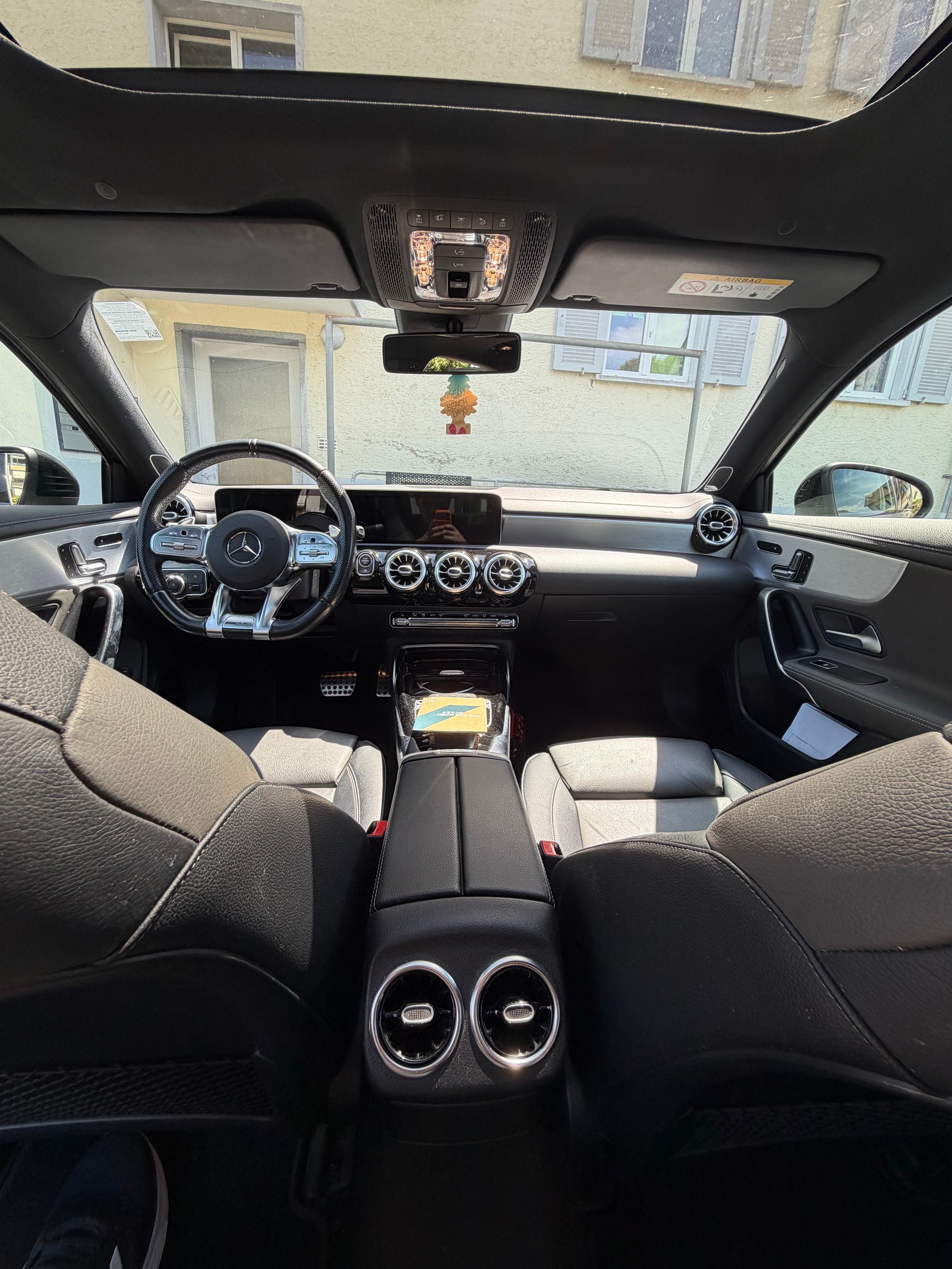 MERCEDES-BENZ A 35 AMG 4matic-image-4