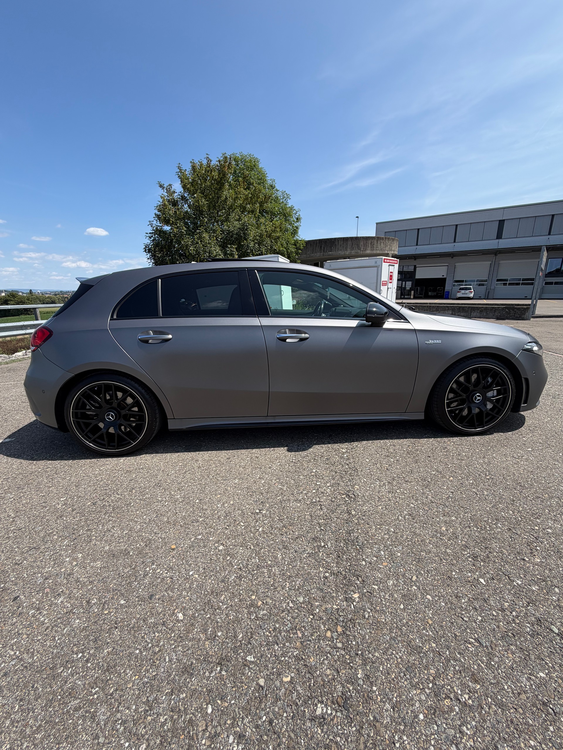 MERCEDES-BENZ A 35 AMG 4matic-image-1