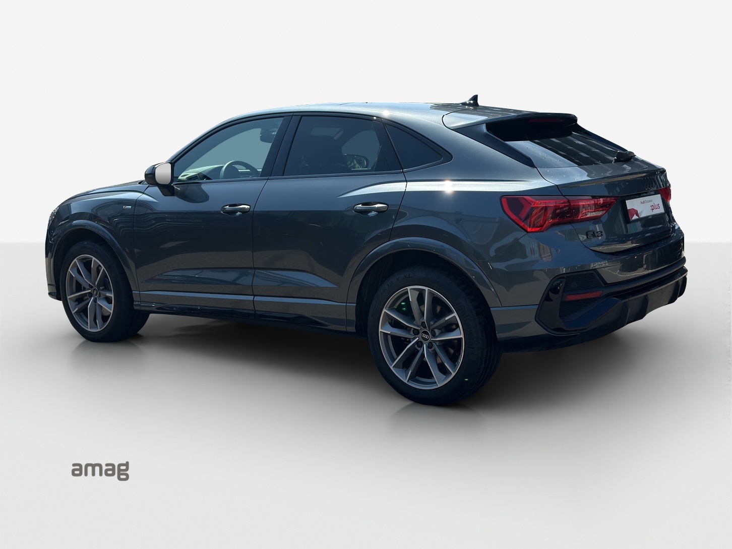 AUDI Q3 Sportback 40 TFSI S line quattro S-tronic-image-3