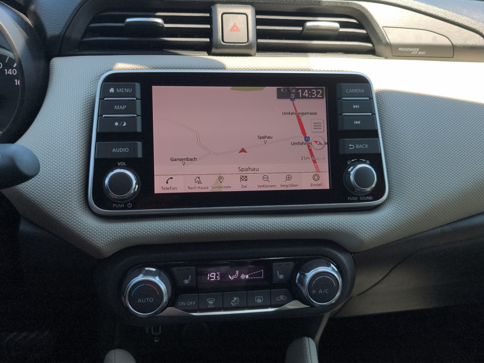NISSAN Micra IG-T 100 n-connecta Xtronic-image-11